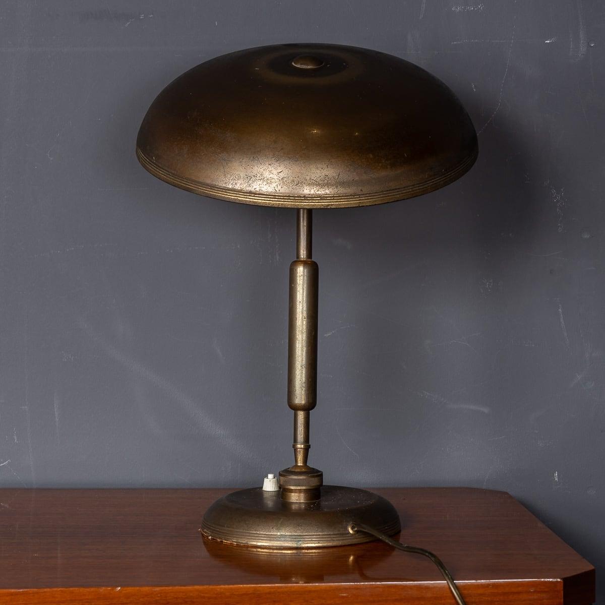 Mid 20thC Bronze Adjustable Table Lamp Attributed To Giovanni Michelucci c.1945 In Good Condition For Sale In Royal Tunbridge Wells, Kent