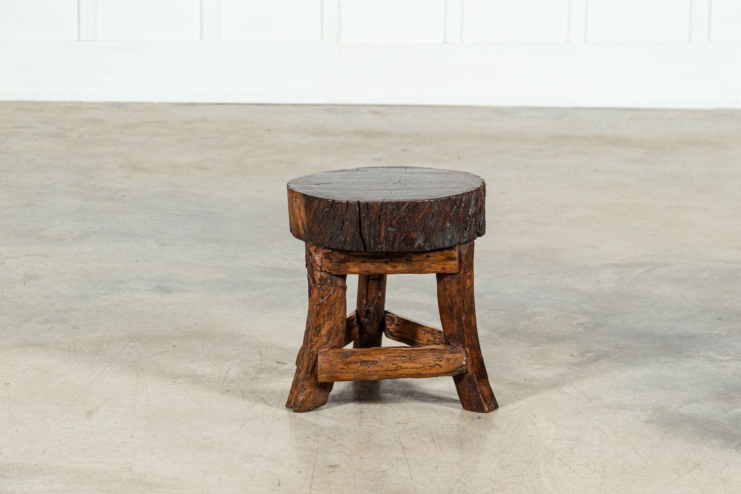 Tabouret Vernaculaire Anglais du milieu du 20ème siècle en vente 6