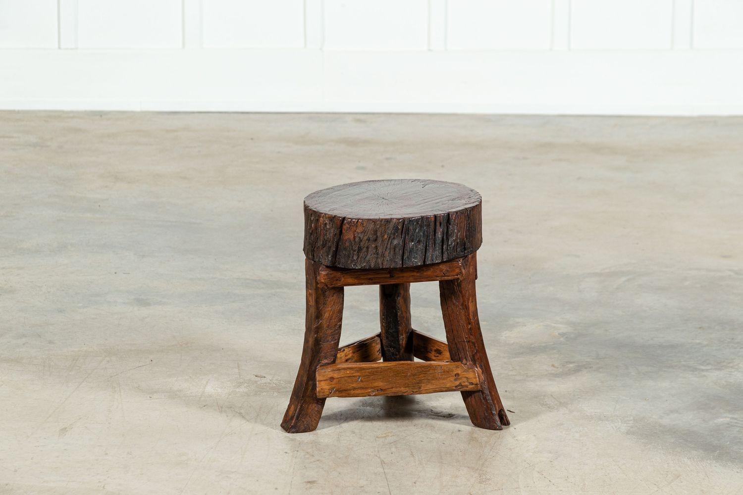 Tabouret Vernaculaire Anglais du milieu du 20ème siècle en vente 4