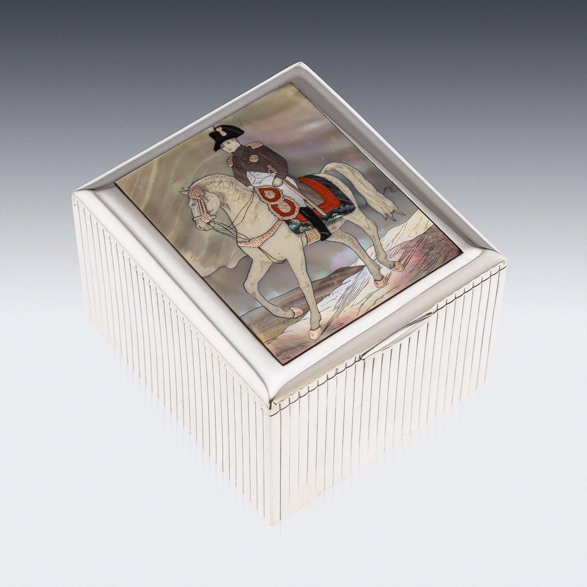 Plata maciza francesa de mediados del siglo XX y oro de 18 quilates, caja de nácar, Dunhill c.1950 Otro en venta