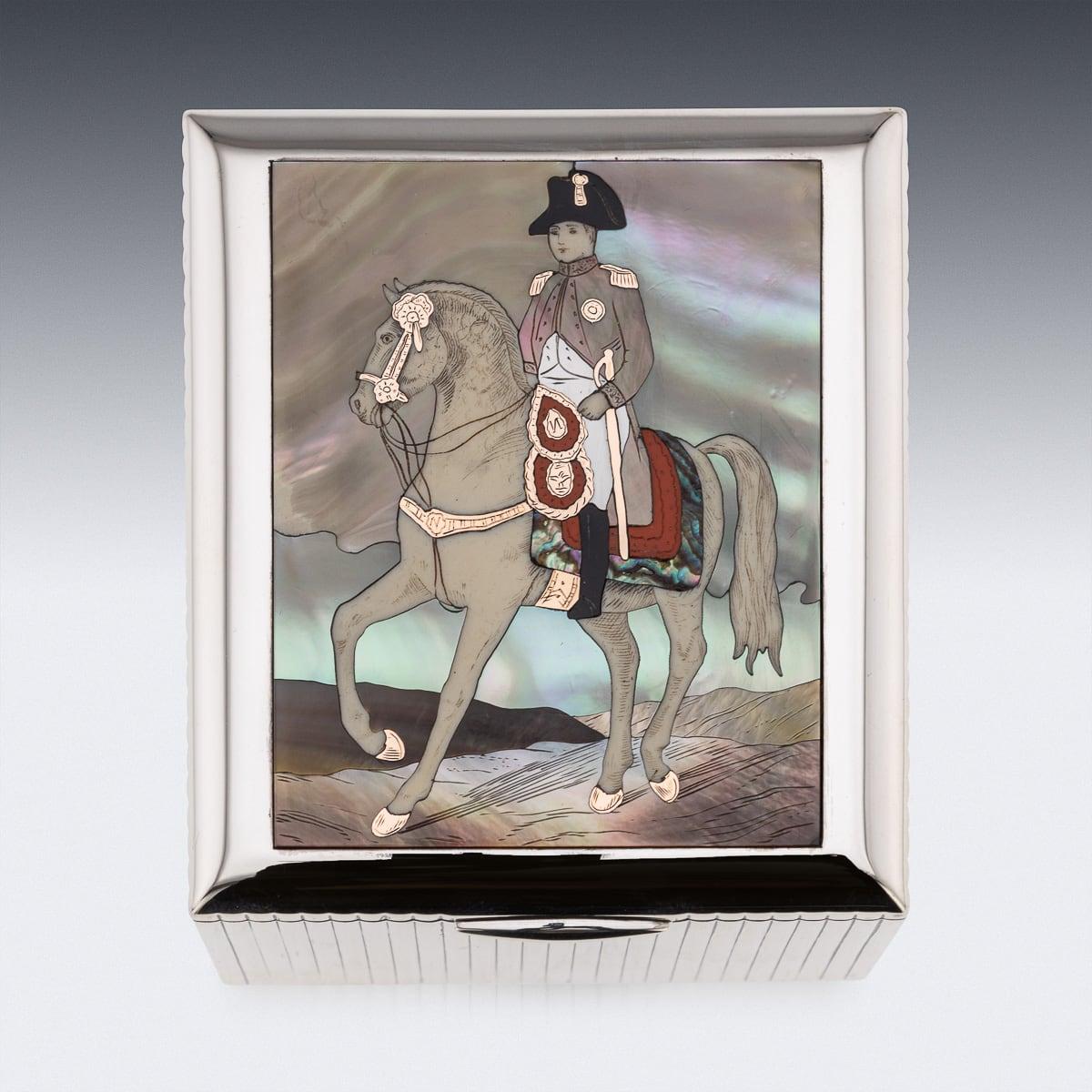 Plata maciza francesa de mediados del siglo XX y oro de 18 quilates, caja de nácar, Dunhill c.1950 Francés en venta
