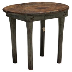 Mid-Atlantic Country Yellow Pine Diminutive Side Table, America circa 1890