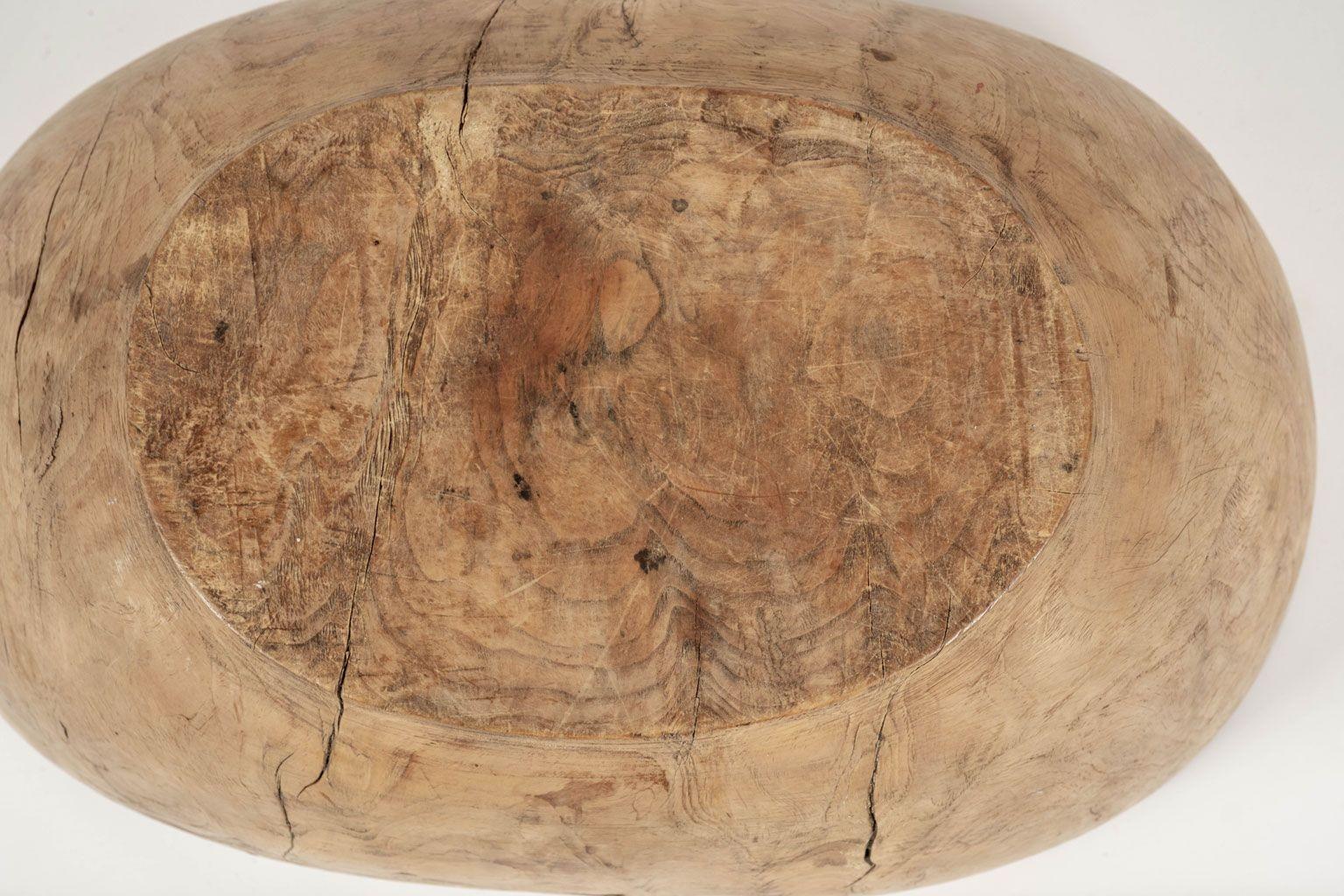 Mid-Brown Gorgeous Oval-Shaped Swedish Burl Root Wood Bowl In Fair Condition For Sale In Houston, TX
