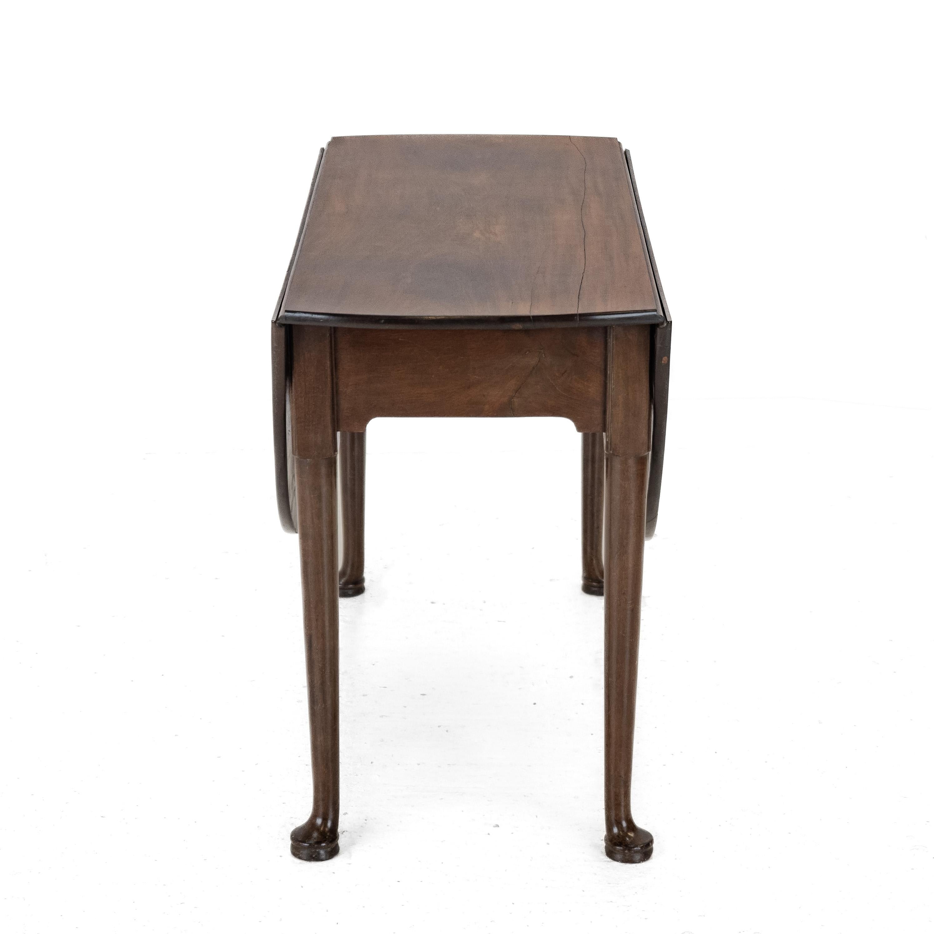 Mid-c18th George II Mahogany Oval Drop-Leaf Gateleg Dining Table (Georgian c1750 For Sale 7