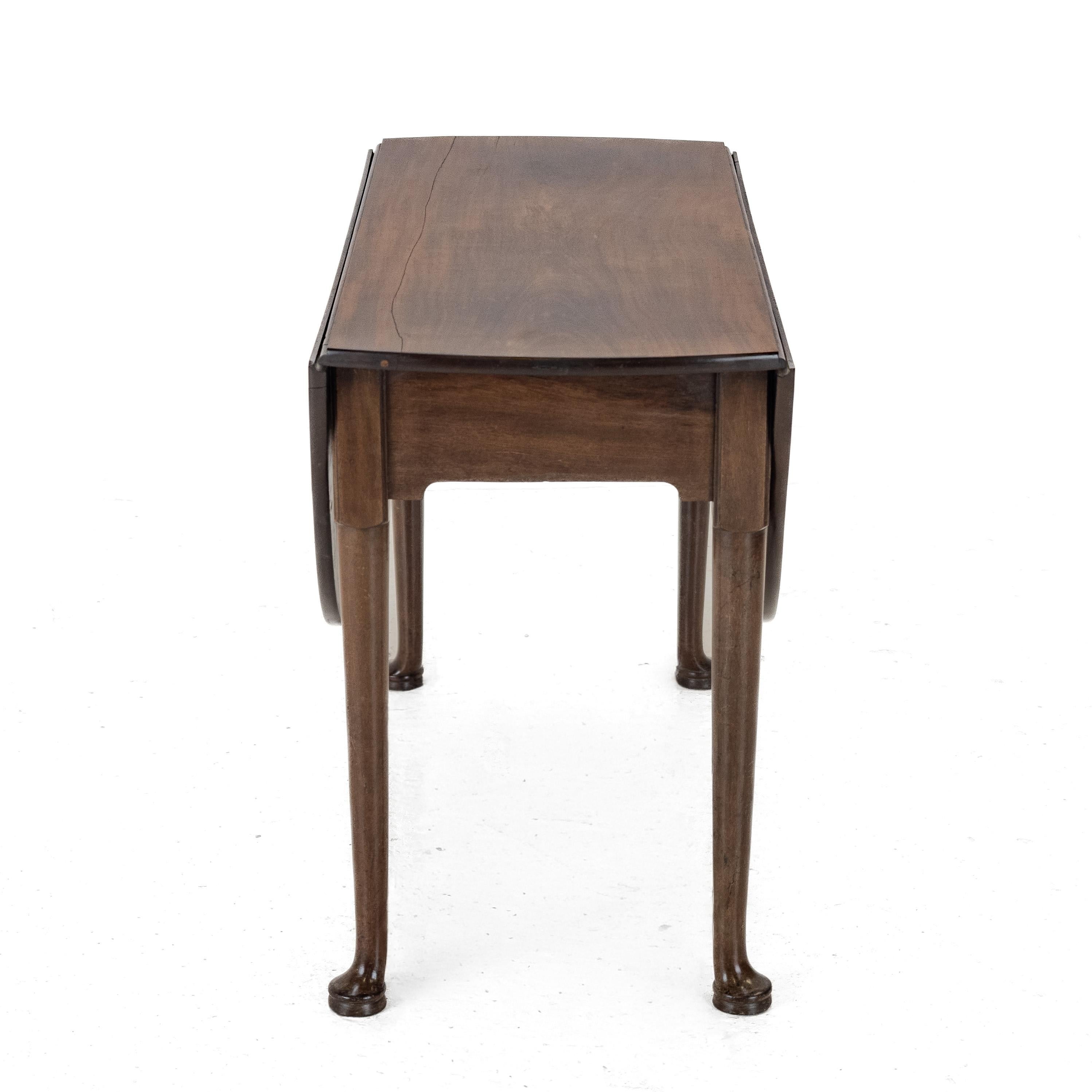 Mid-c18th George II Mahogany Oval Drop-Leaf Gateleg Dining Table (Georgian c1750 For Sale 9
