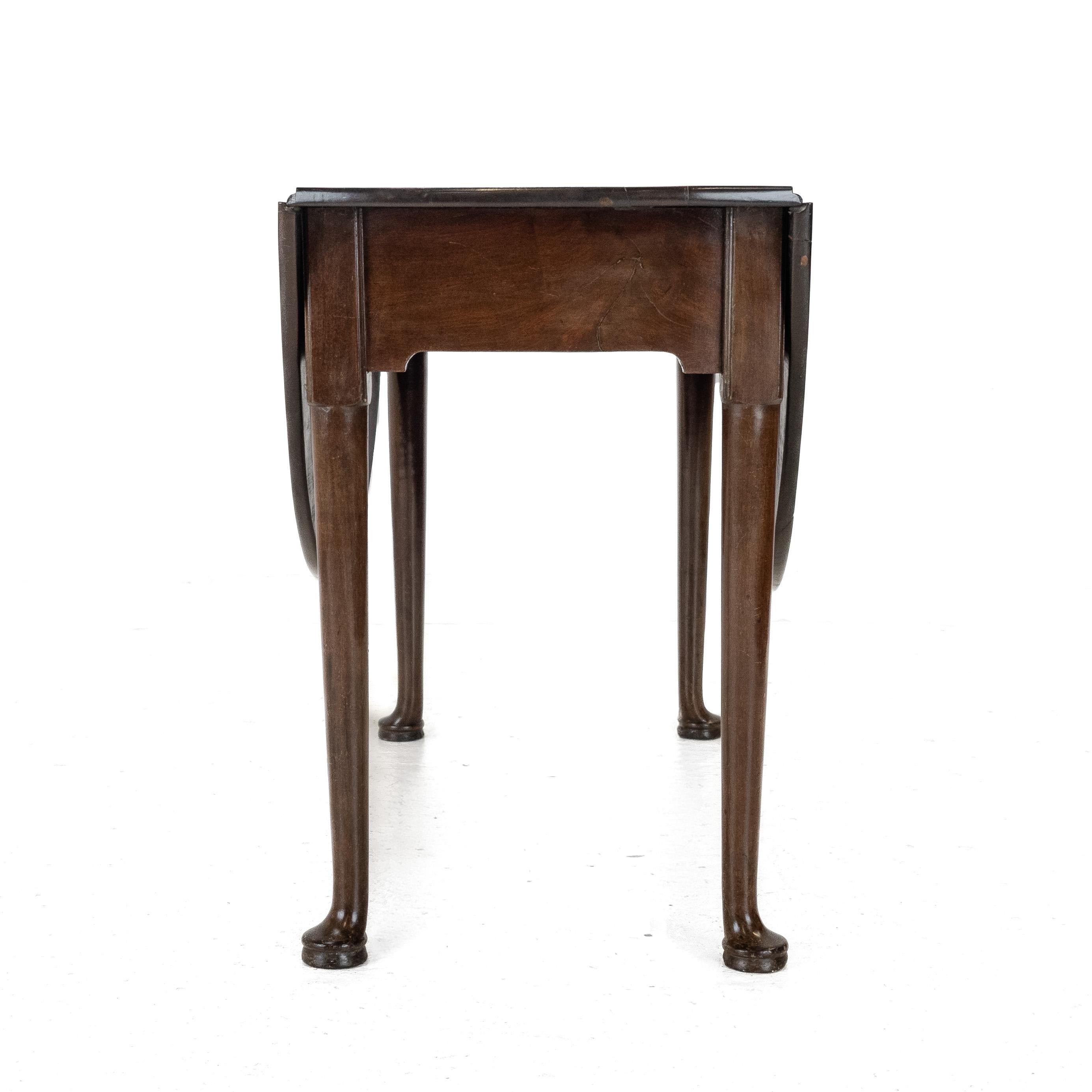 Mid-c18th George II Mahogany Oval Drop-Leaf Gateleg Dining Table (Georgian c1750 For Sale 11