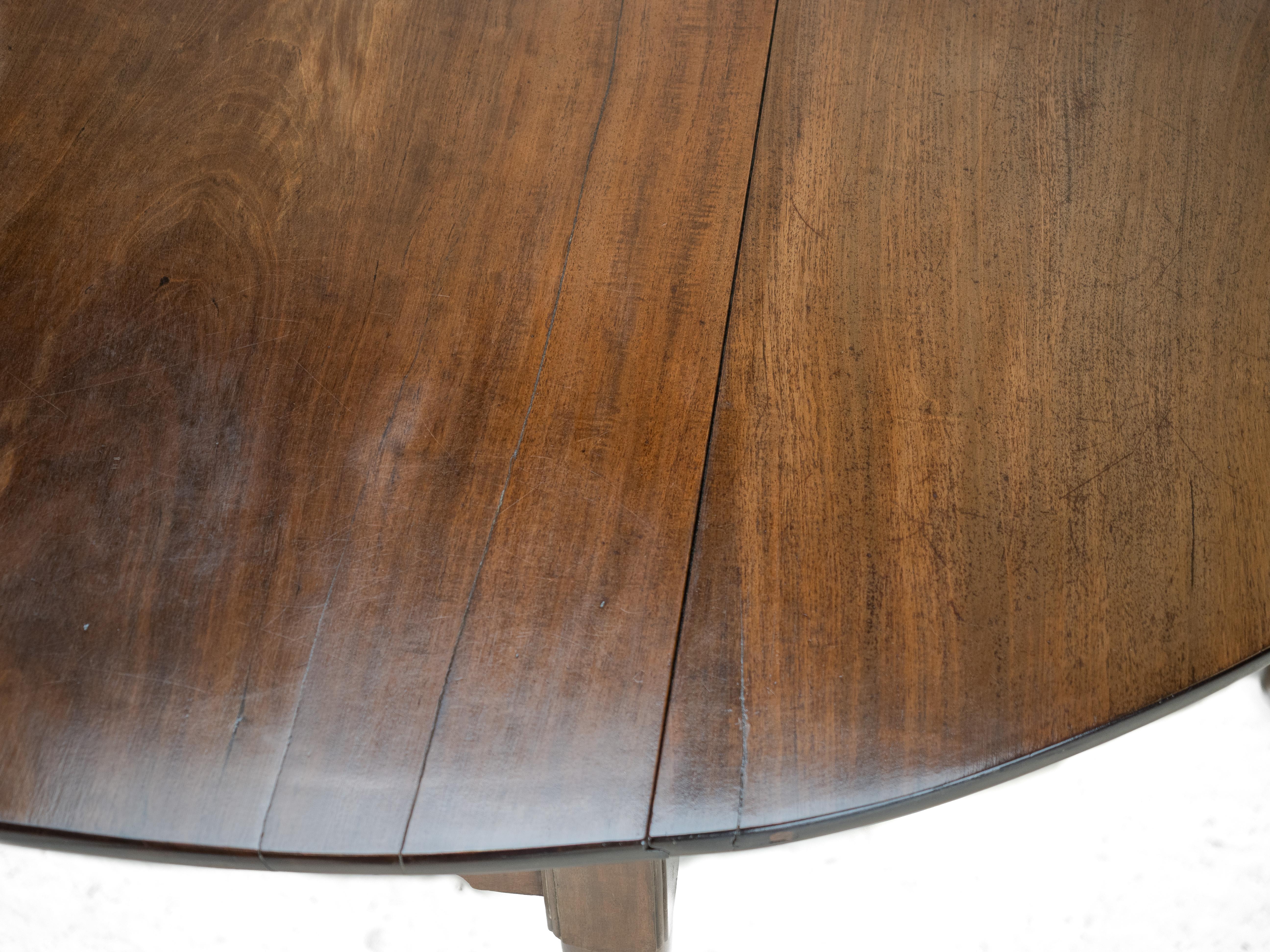 Mid-c18th George II Mahogany Oval Drop-Leaf Gateleg Dining Table (Georgian c1750 For Sale 14