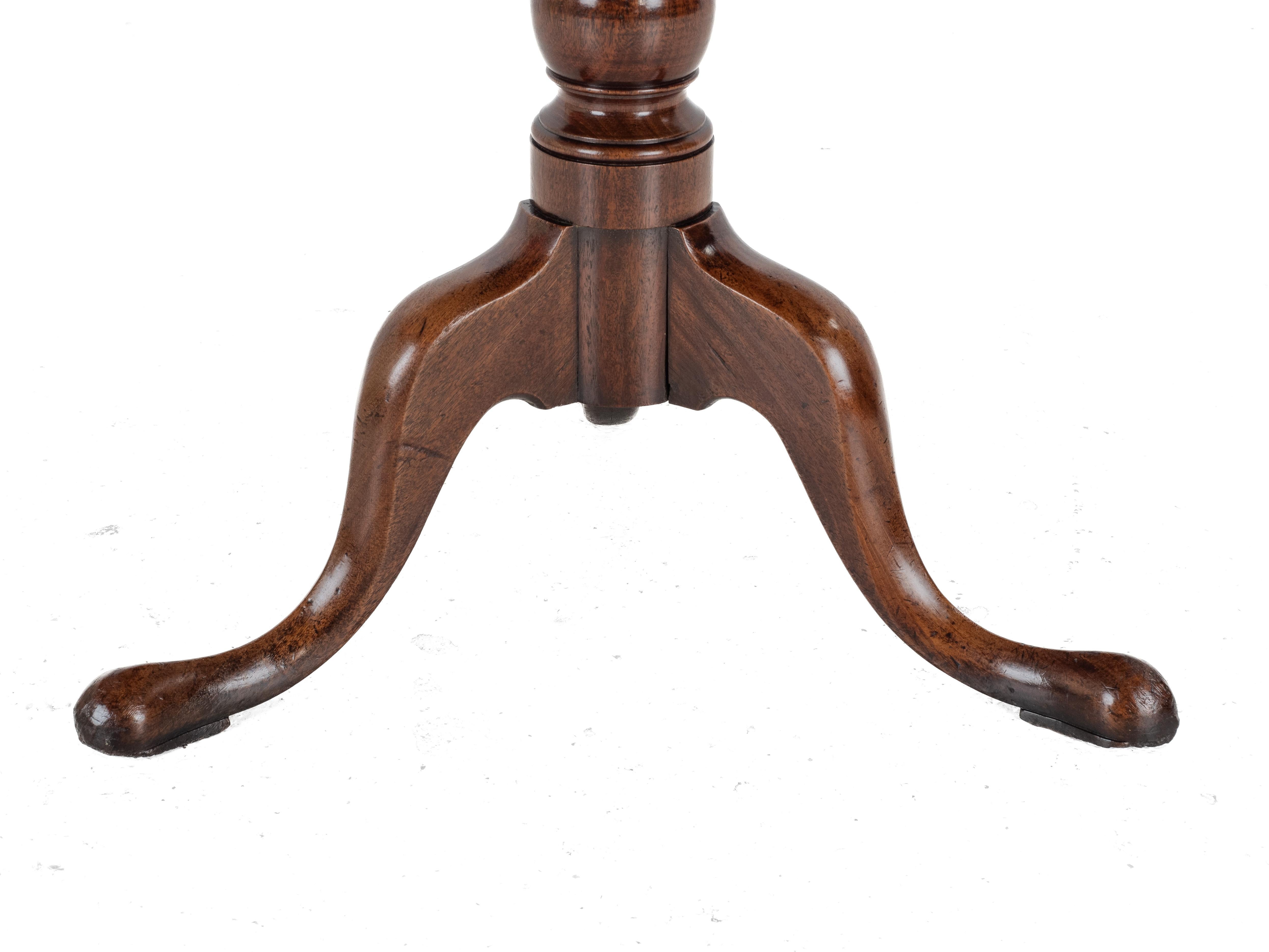 Mid-c18th Georgian Mahogany Birdcage Tripod Tilt-Top Supper Table c1760 For Sale 10