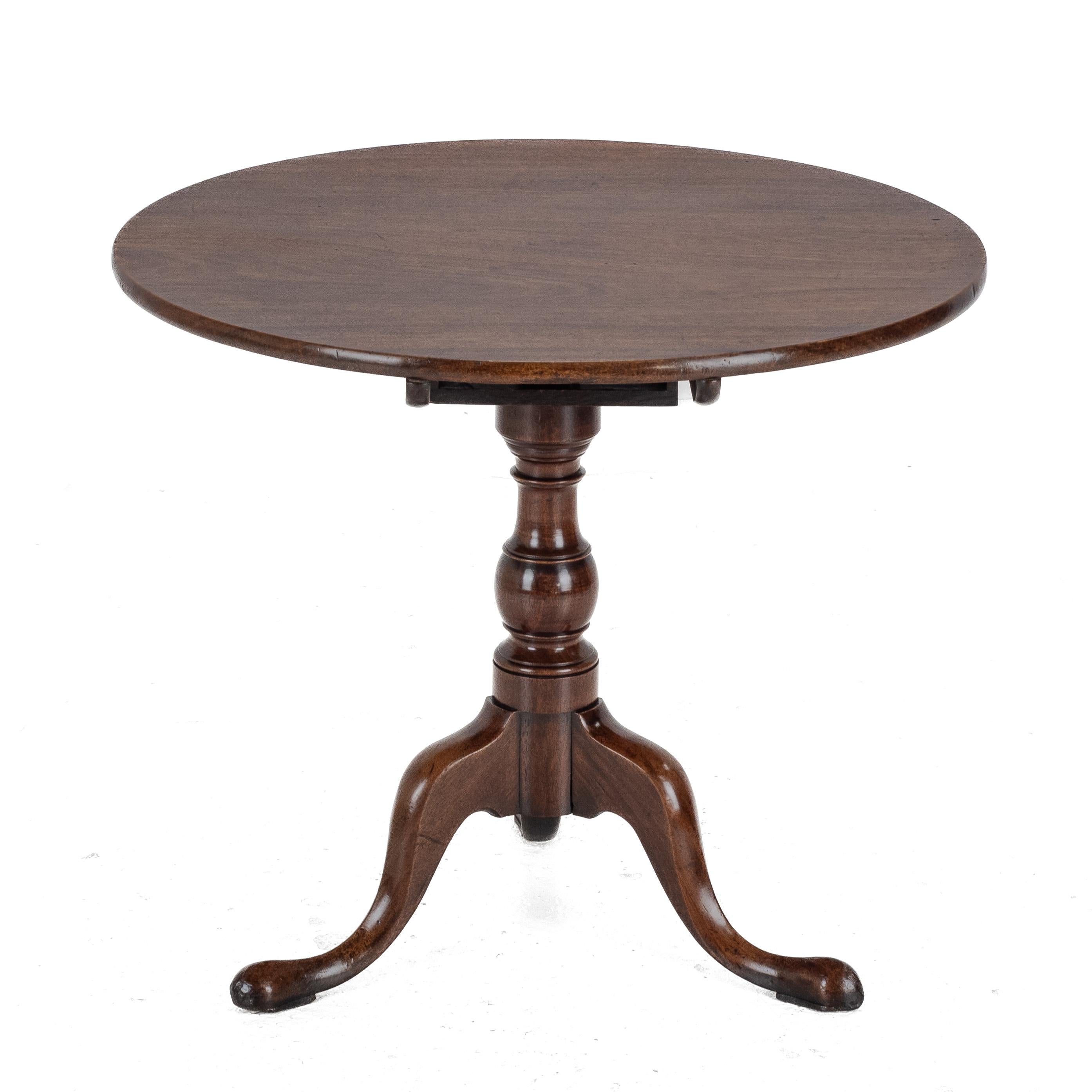 Mid-c18th Georgian Mahogany Birdcage Tripod Tilt-Top Supper Table c1760 In Good Condition For Sale In Leeds, GB