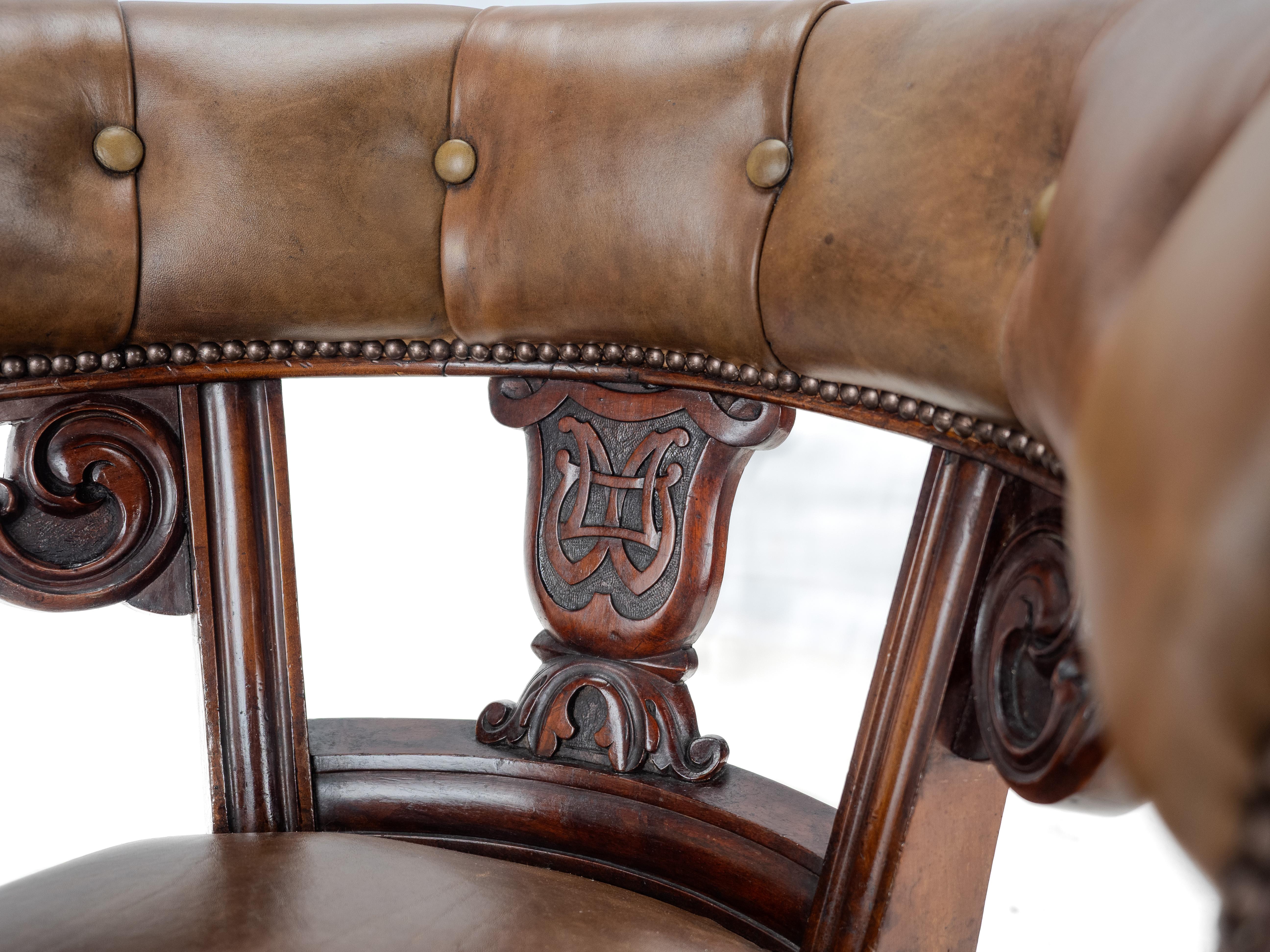 A.I.C C. en acajou, milieu du 19e siècle, fauteuil de bibliothèque en cuir (Victorien, chaise de capitaine) en vente 8