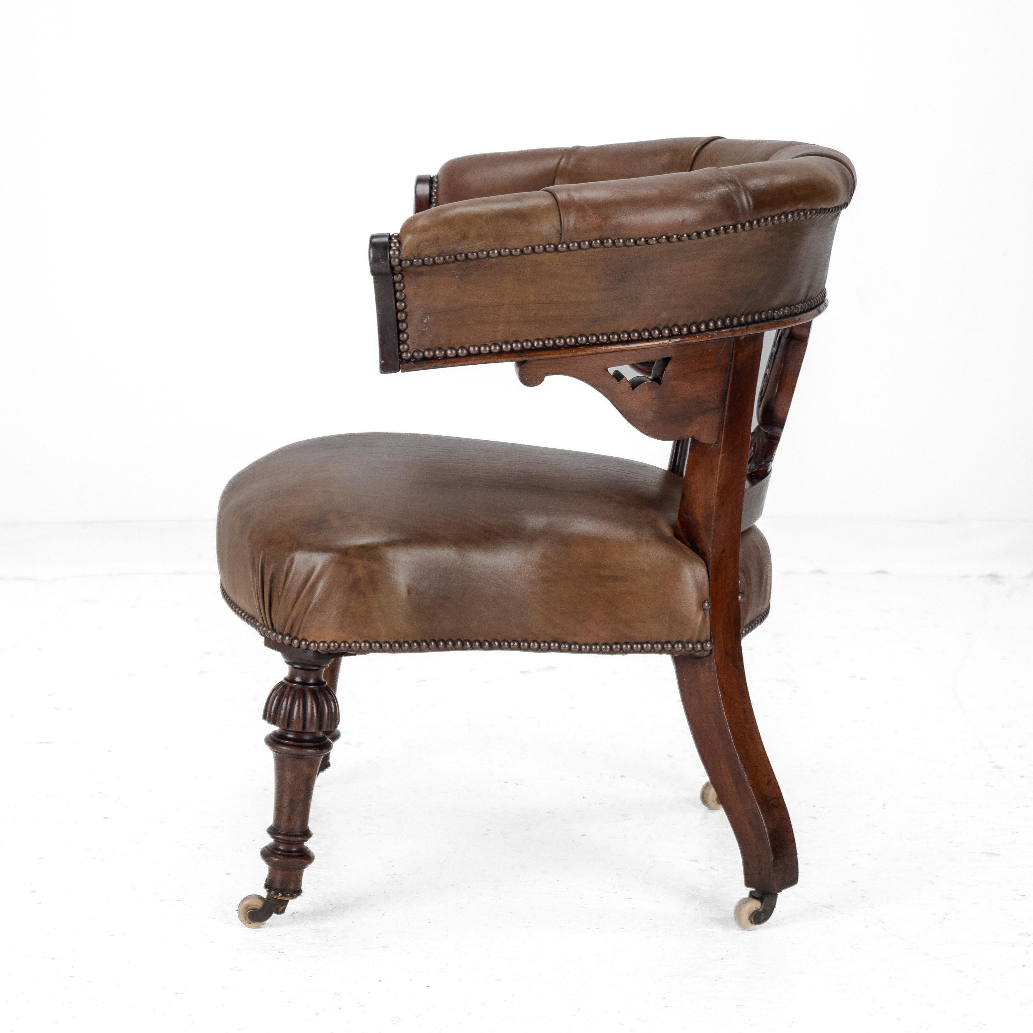 XIXe siècle A.I.C C. en acajou, milieu du 19e siècle, fauteuil de bibliothèque en cuir (Victorien, chaise de capitaine) en vente