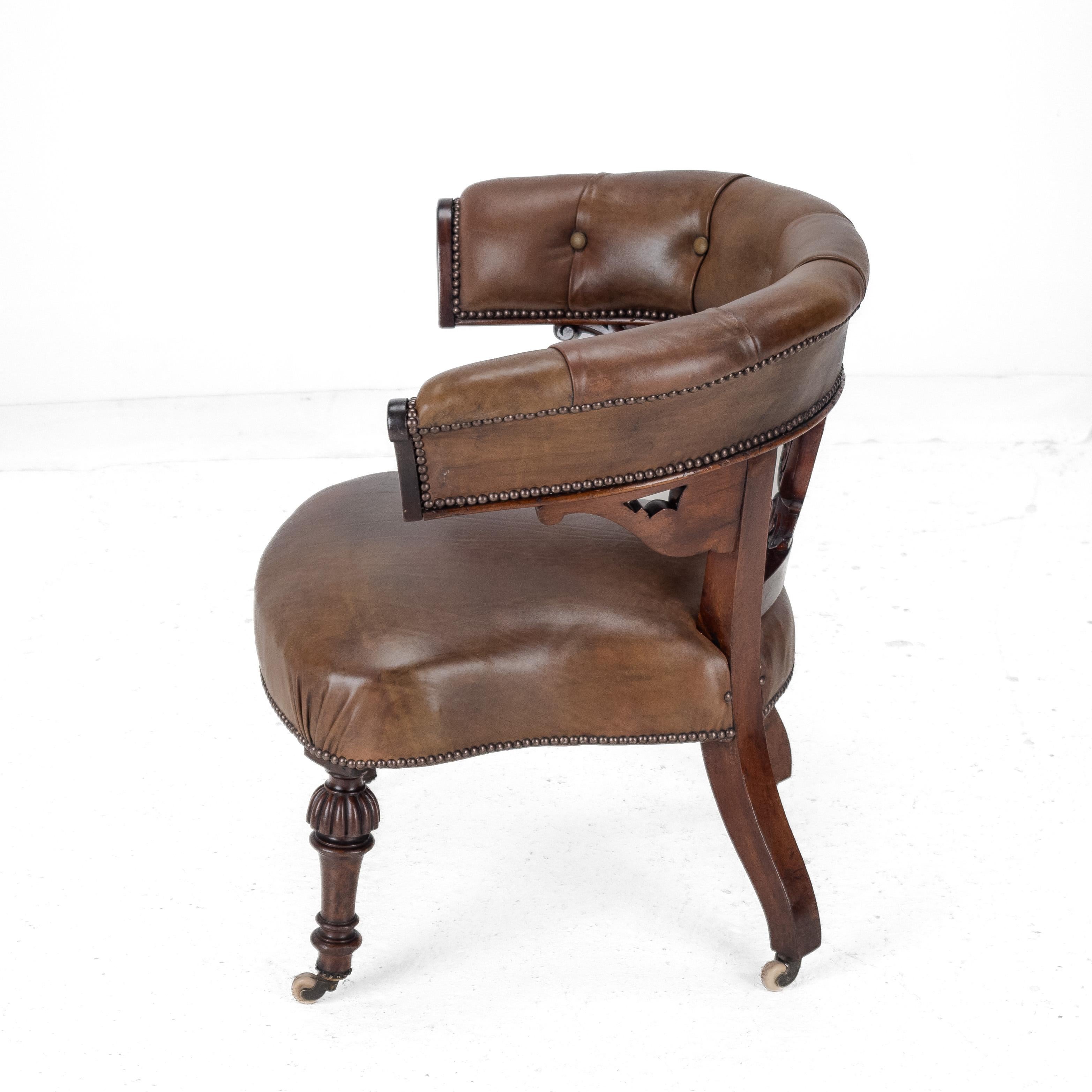 Acajou A.I.C C. en acajou, milieu du 19e siècle, fauteuil de bibliothèque en cuir (Victorien, chaise de capitaine) en vente