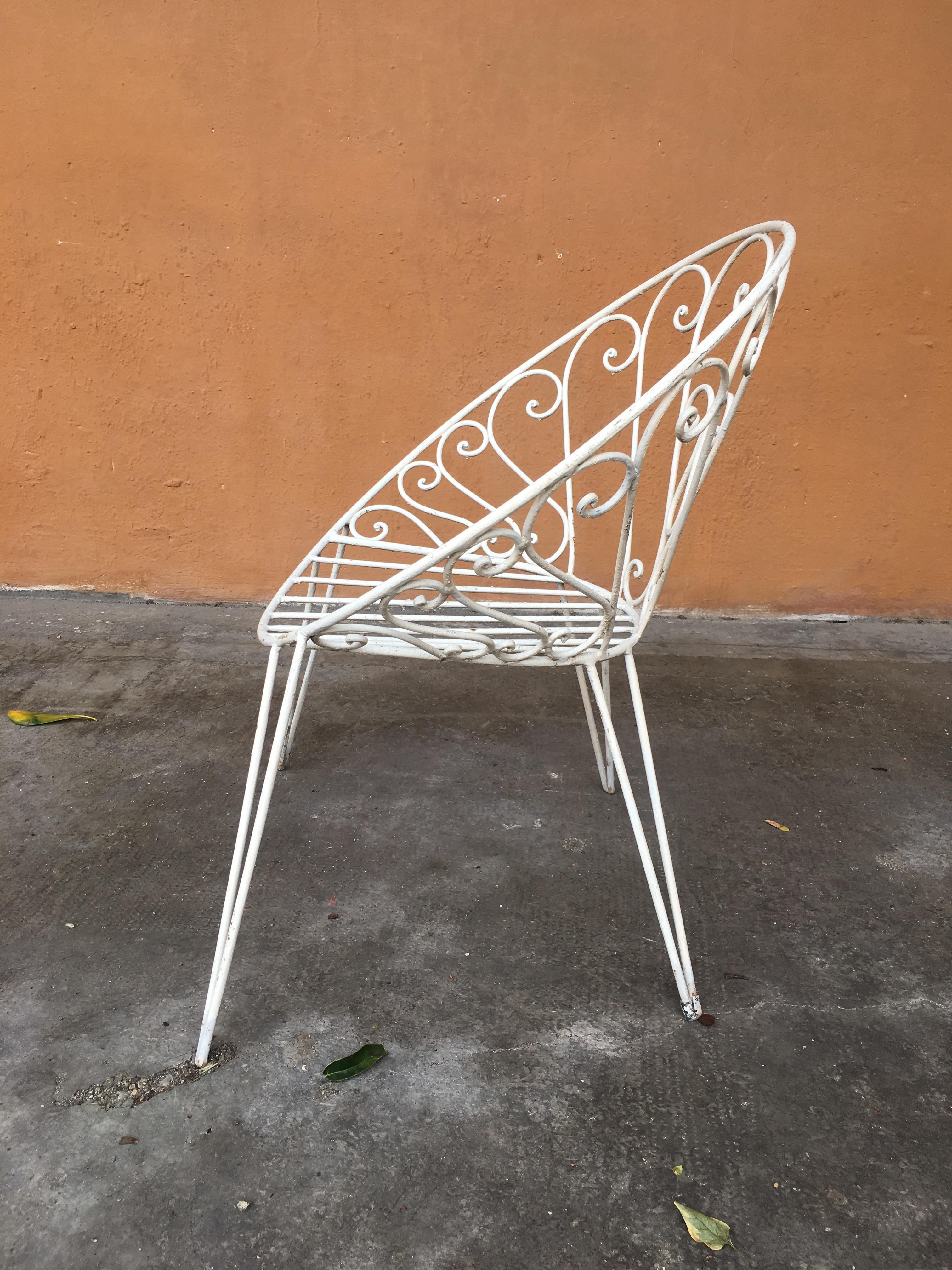 Mid-Century Modern French Set of 8 White Lacquered Iron Garden Chairs, 1960s 1