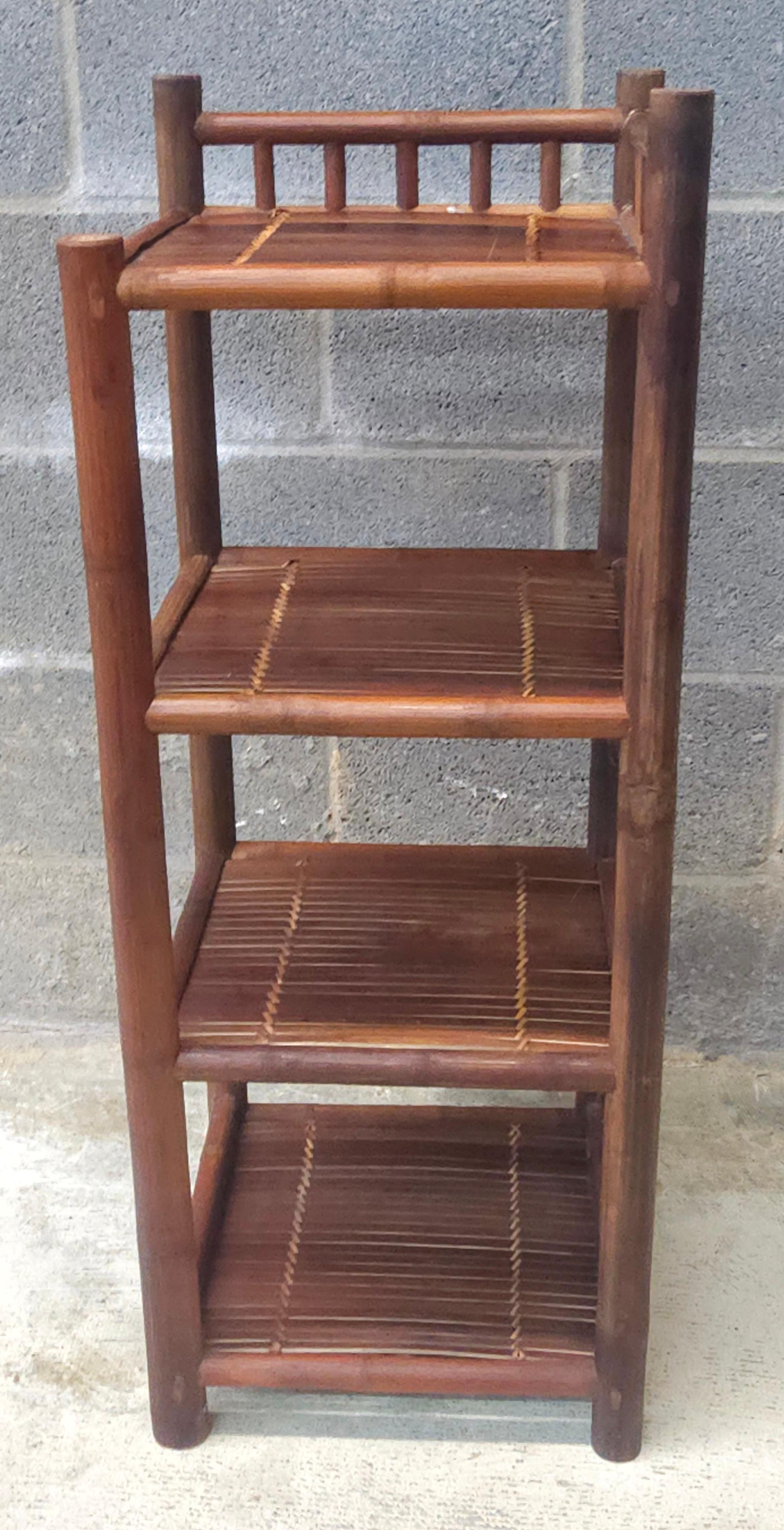 Mid-Century moderno Libreria ad angolo in bambù macchiato di metà secolo in vendita