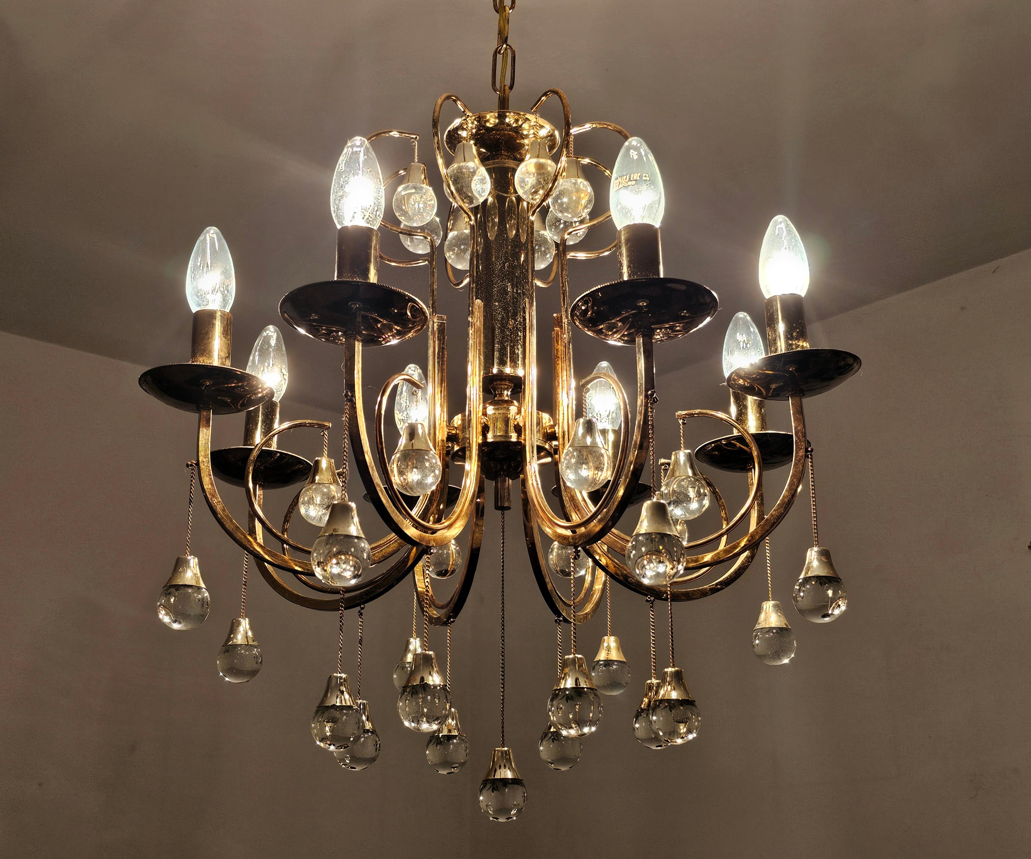 Mid Cenrury Crystal and Gilt Bronze Chandelier by Gaetano Sciolari, Italy 1960s In Good Condition For Sale In Beograd, RS