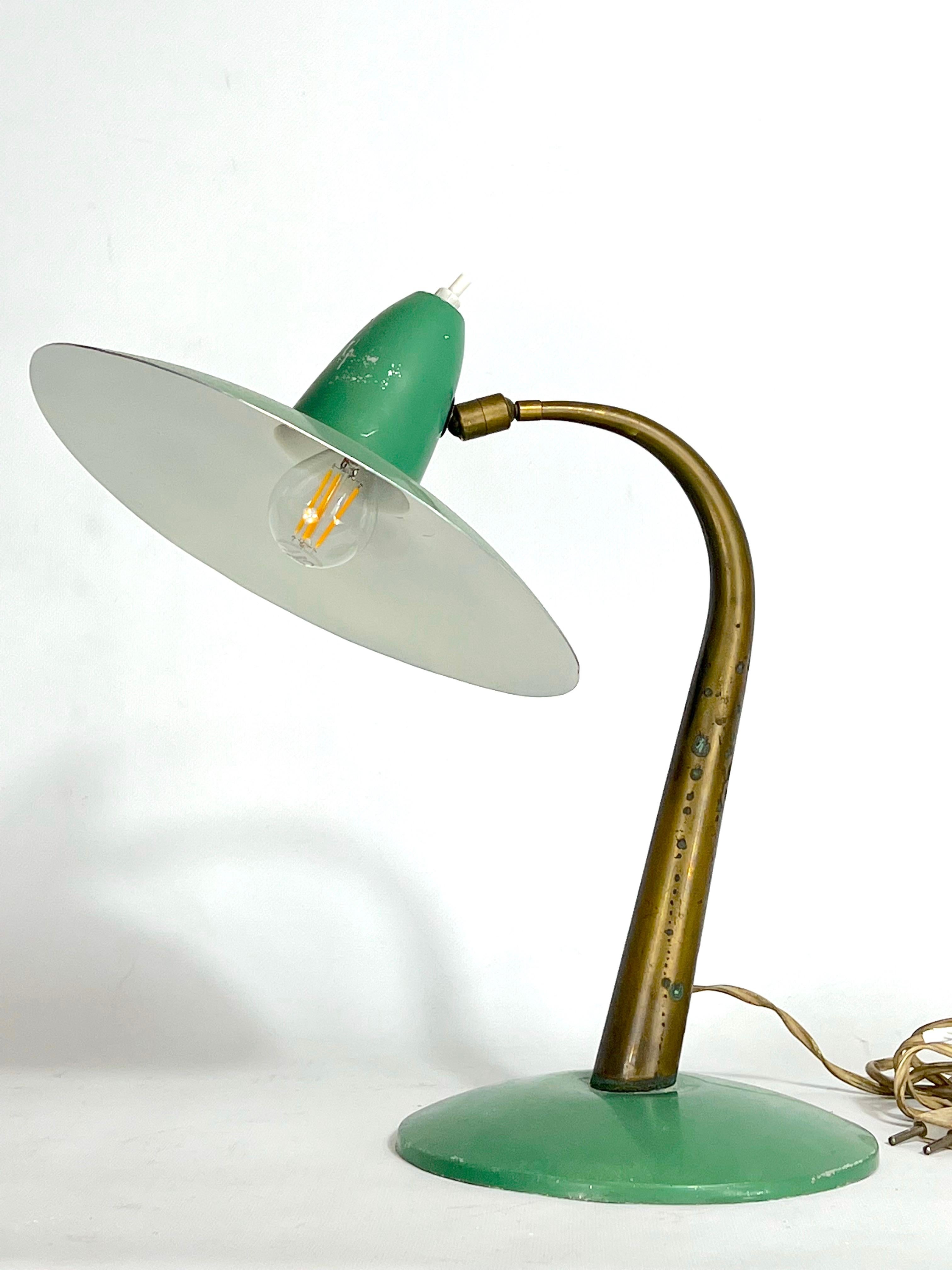 Mid-20th Century Mid-Cenrury Italian Modern Brass and Green Lacquer Table Lamp from 50s For Sale