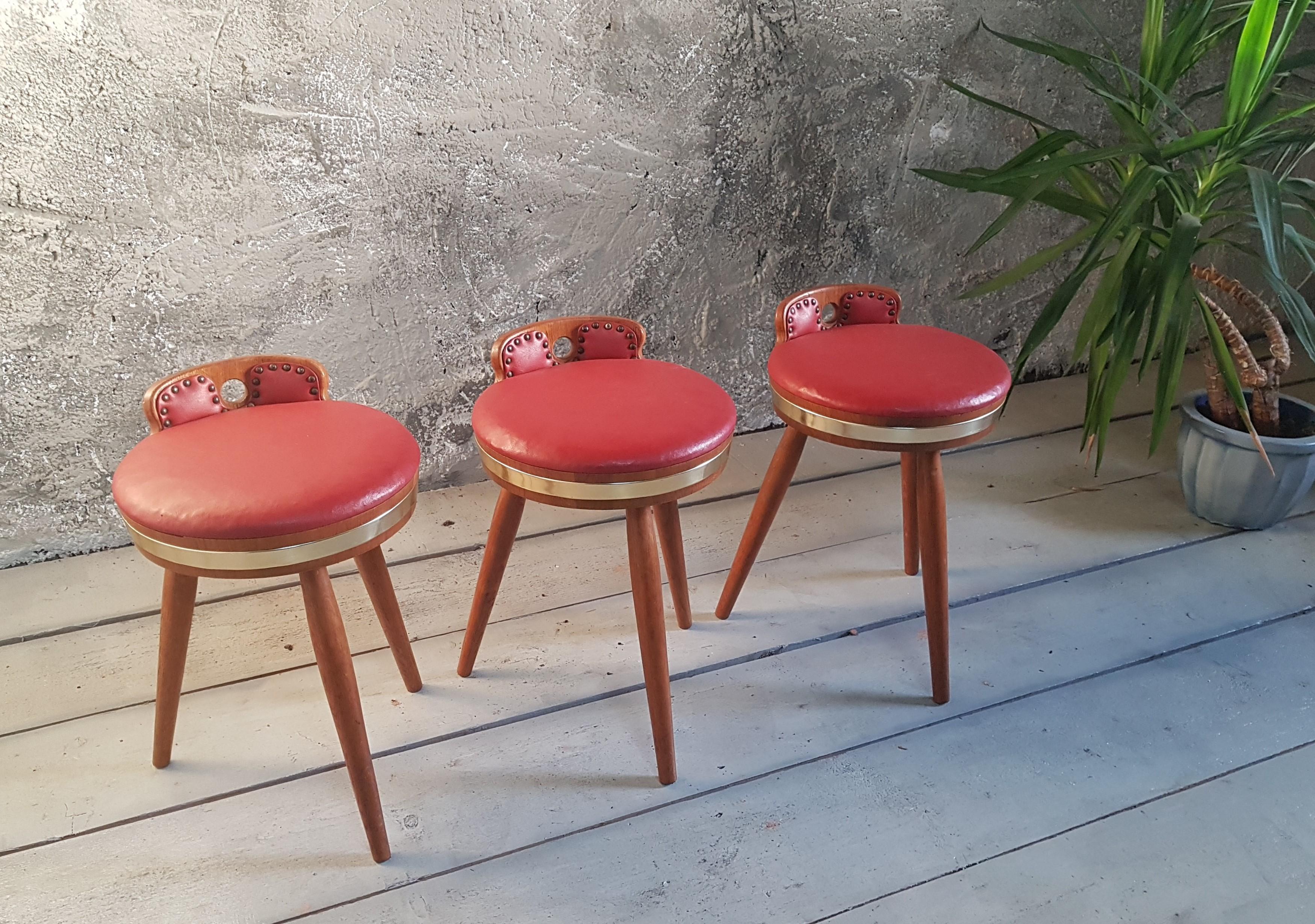 French Midcenrury Set of 3 Rustic Provincial Country Stools, France, 1950s For Sale