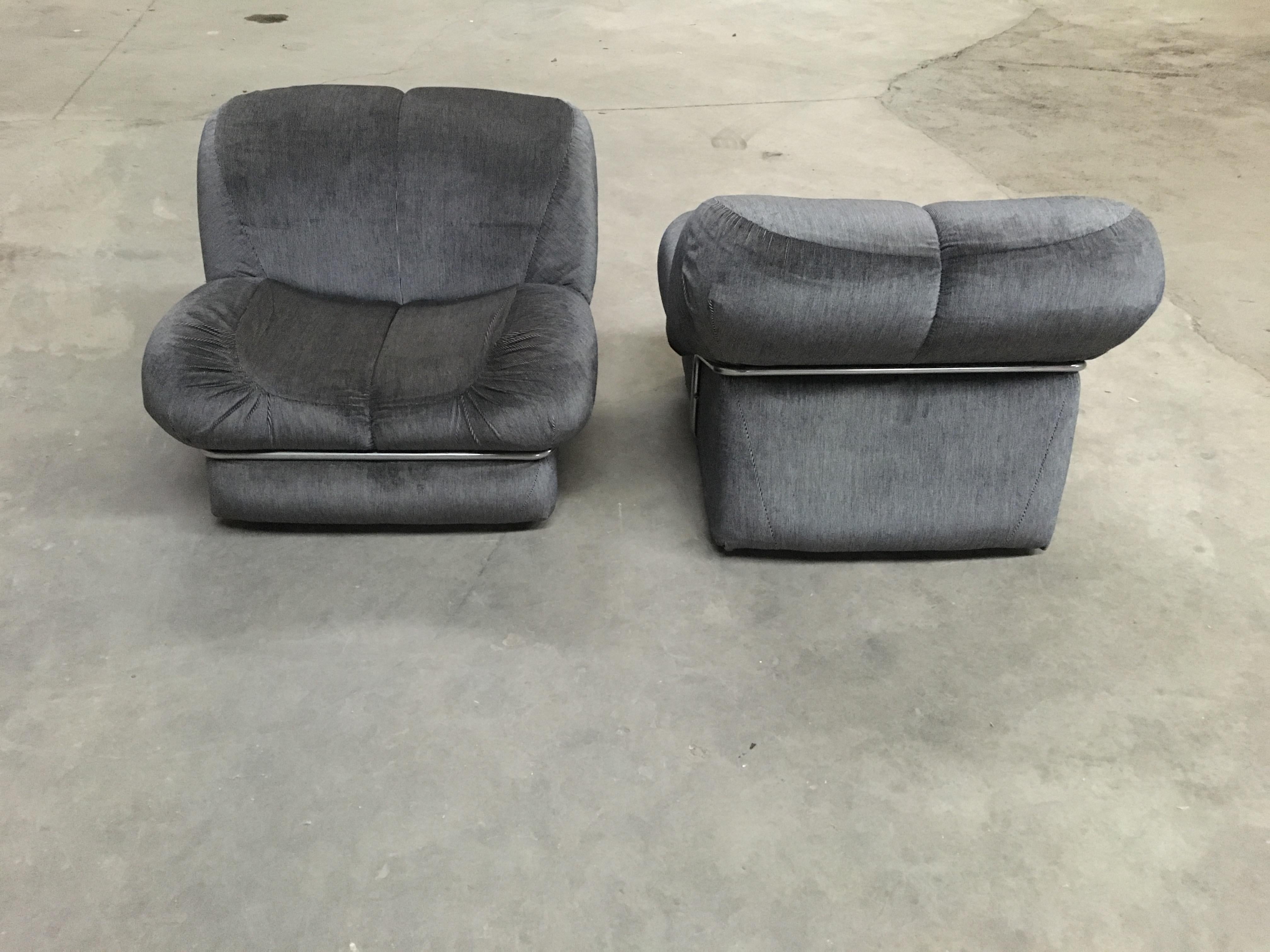 Mid-Century Modern Pair of Italian Armchairs with Chrome Structure, 1970s In Good Condition In Prato, IT
