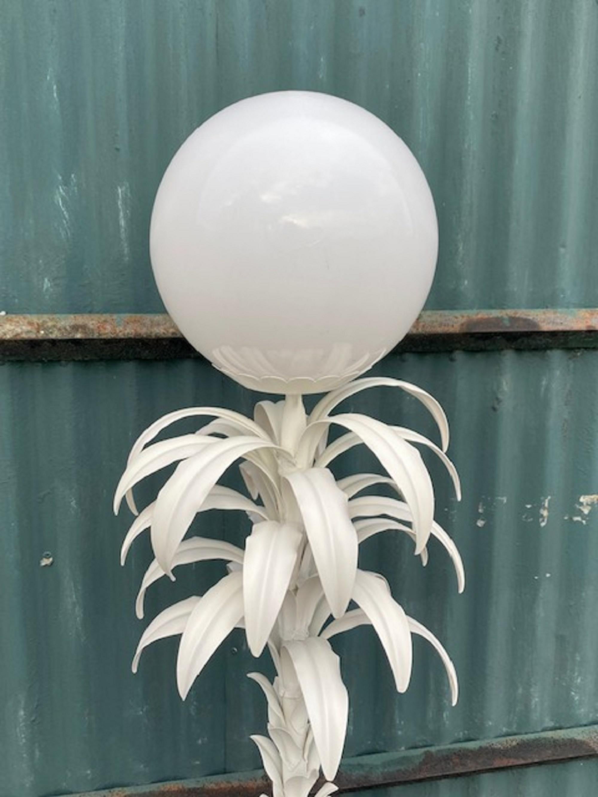Mid-Cent White Palm Tree Floor Lamp in the Manner of Sergio Terzani, French 1970 For Sale 4