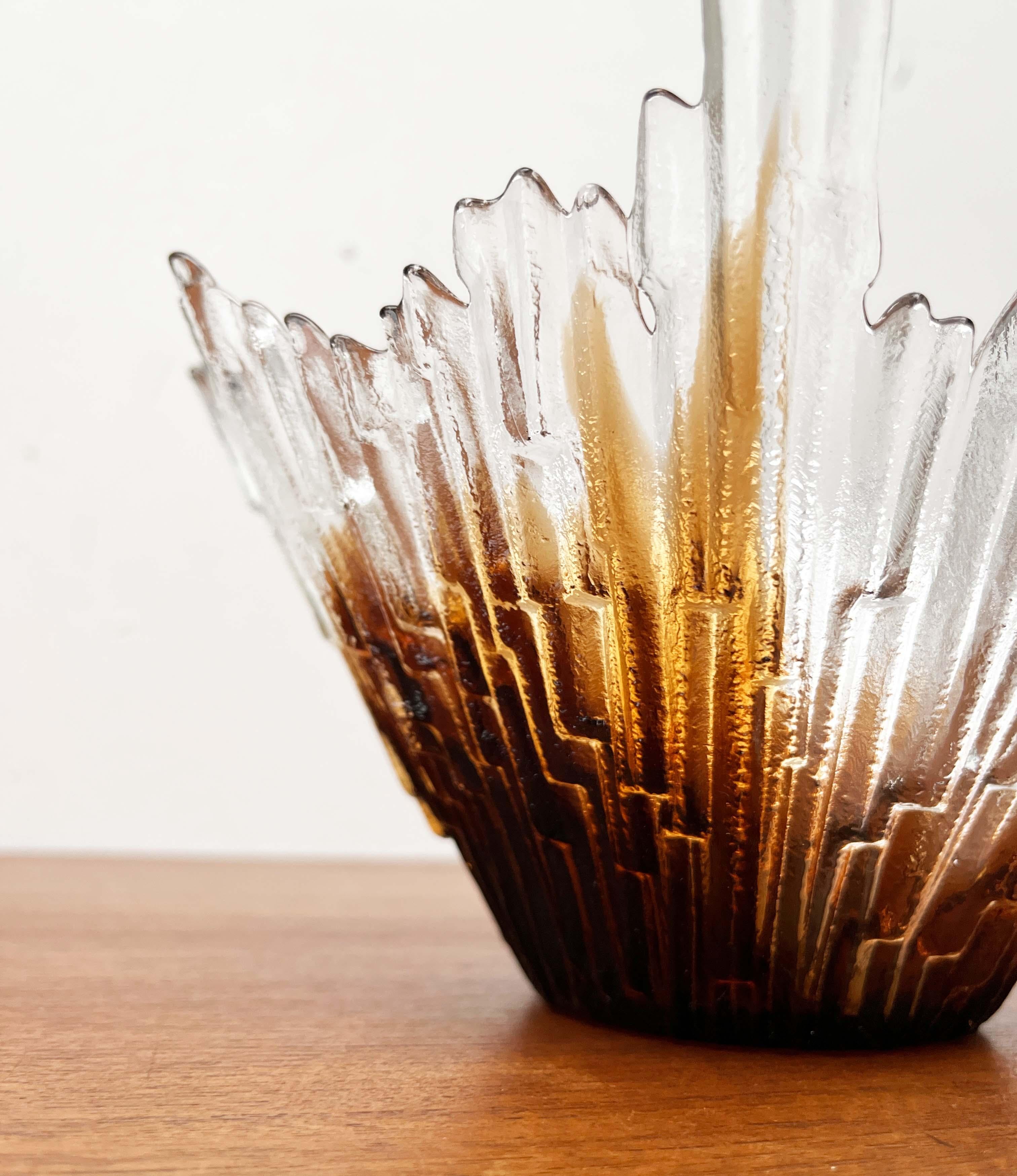 Mid-Center Modern Revontulet Glass Bowl by Tauno Wirkkala for Humppila Finland For Sale 4