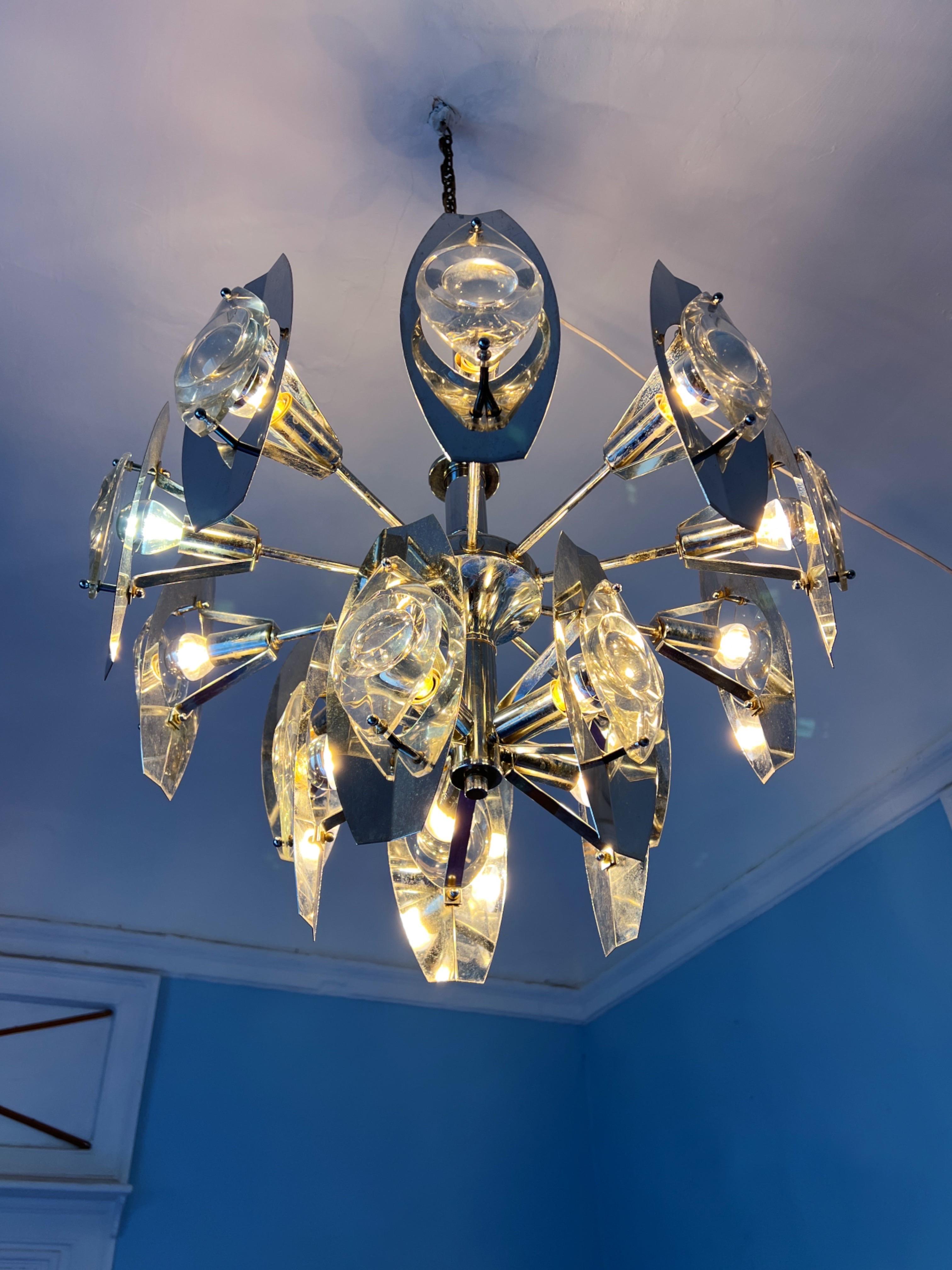 Mid-centery modern chandelier designed by Oscar Torlasco, 1960 In Good Condition For Sale In Palermo, PA