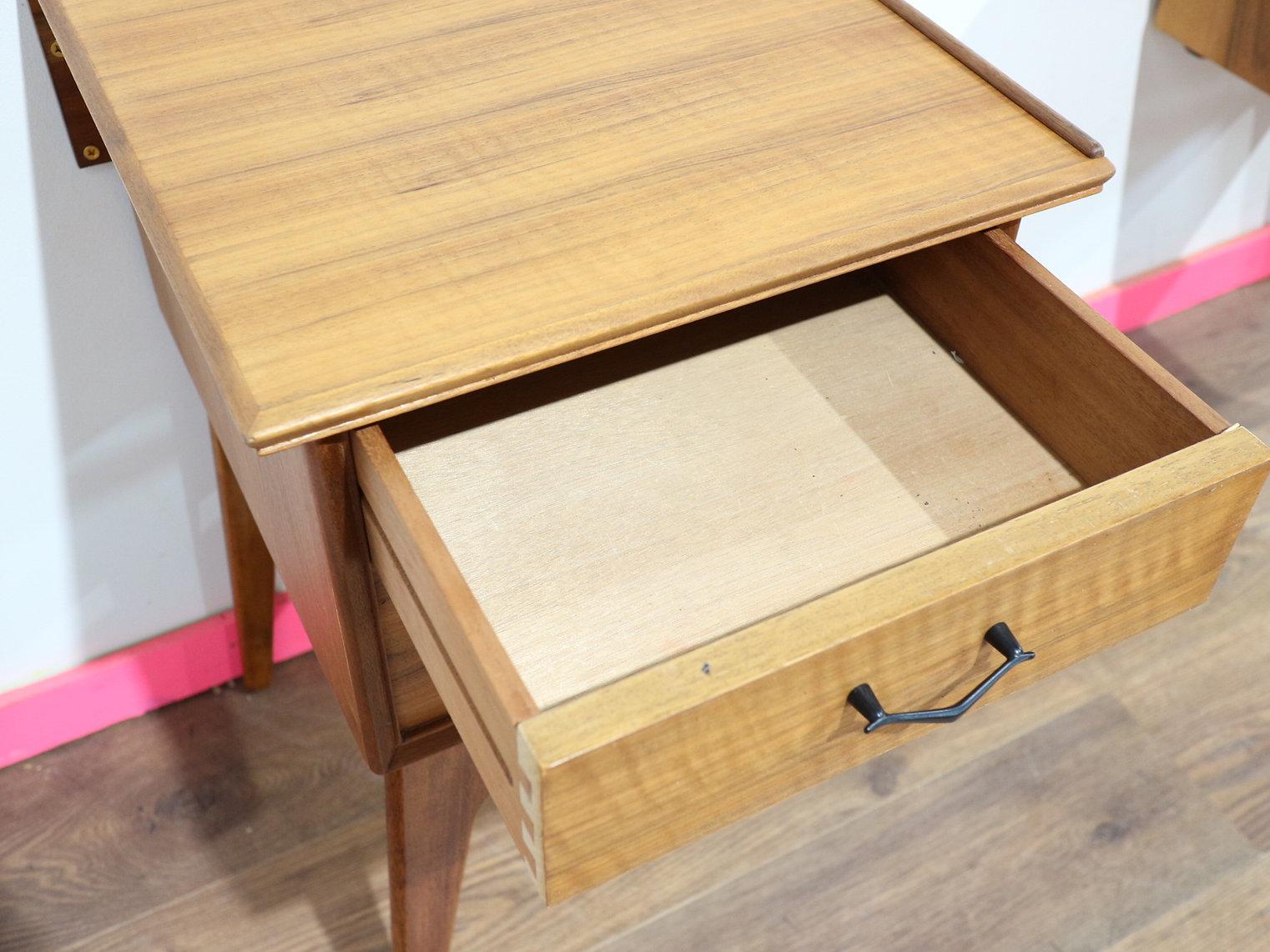 Table de chevet vintage Alfred Cox de style danois mi-siècle moderne en vente 1