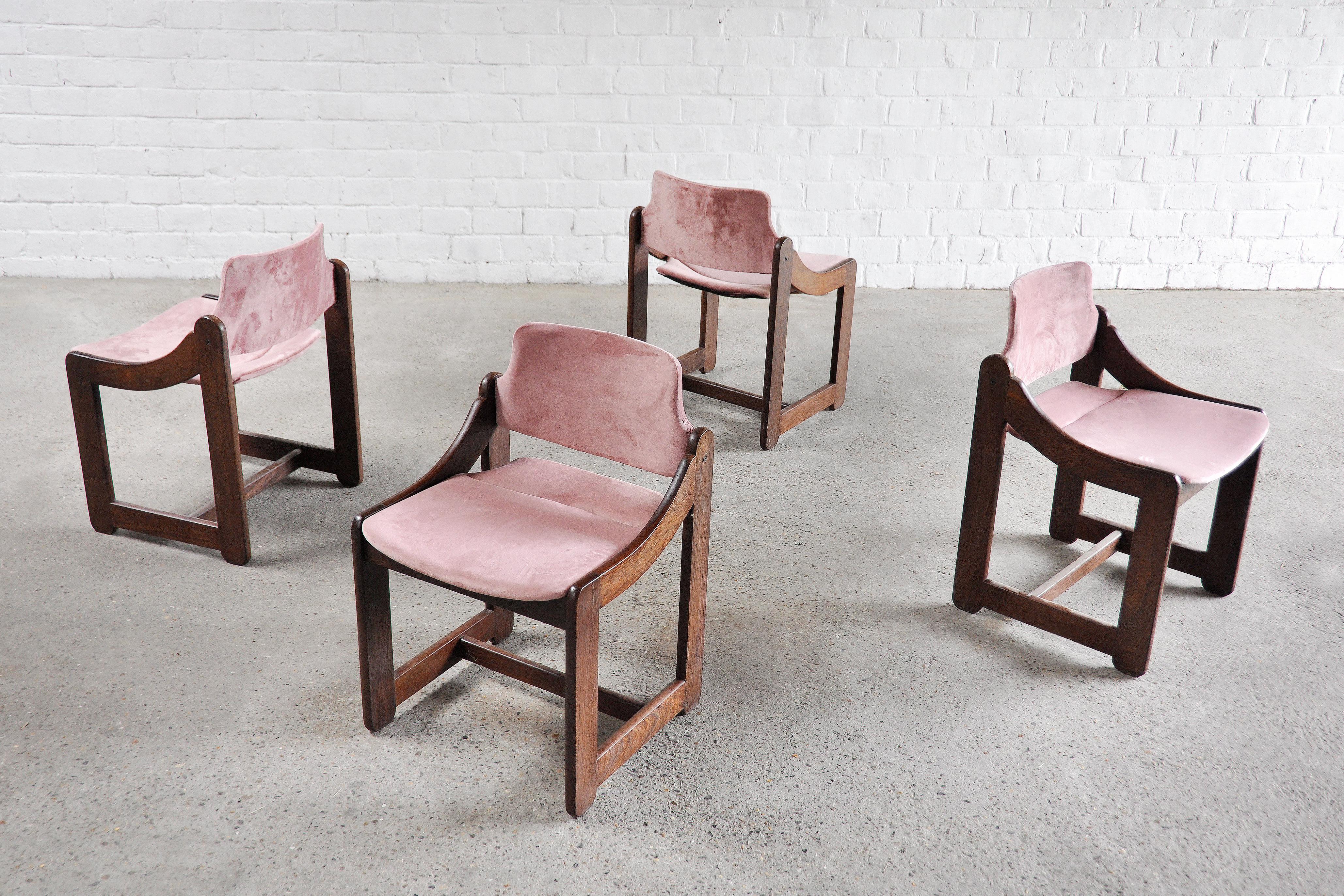 Mid-centrury italian velvet dining chairs, set of 4, 1960's In Good Condition In Zwijndrecht, Antwerp