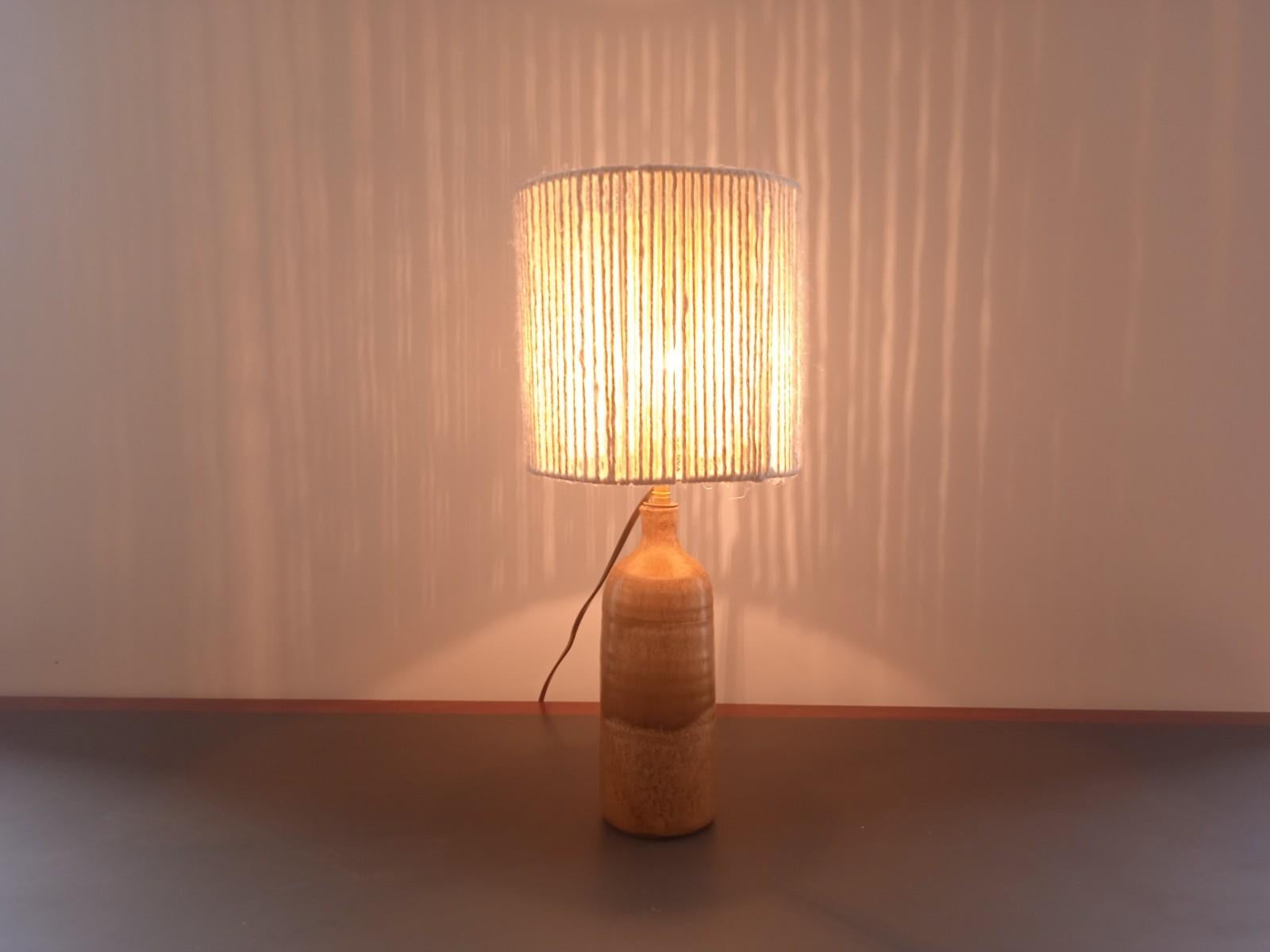 Mid-Centrury French Ceramic Table Lamp with Lampshade in Rope For Sale 6