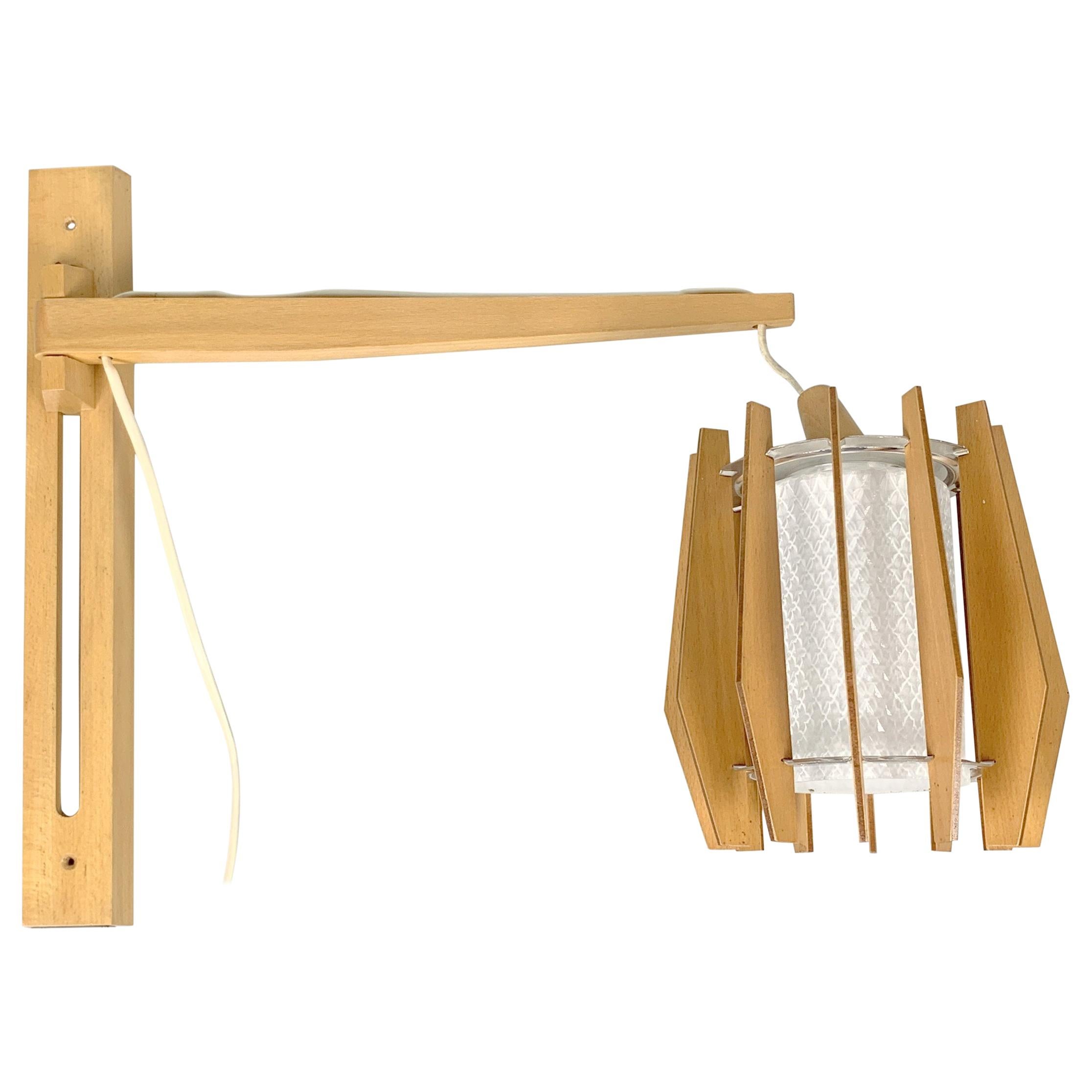 Lampe murale en bois du milieu du siècle dernier de Drevo Humpolec, Tchécoslovaquie, années 1960