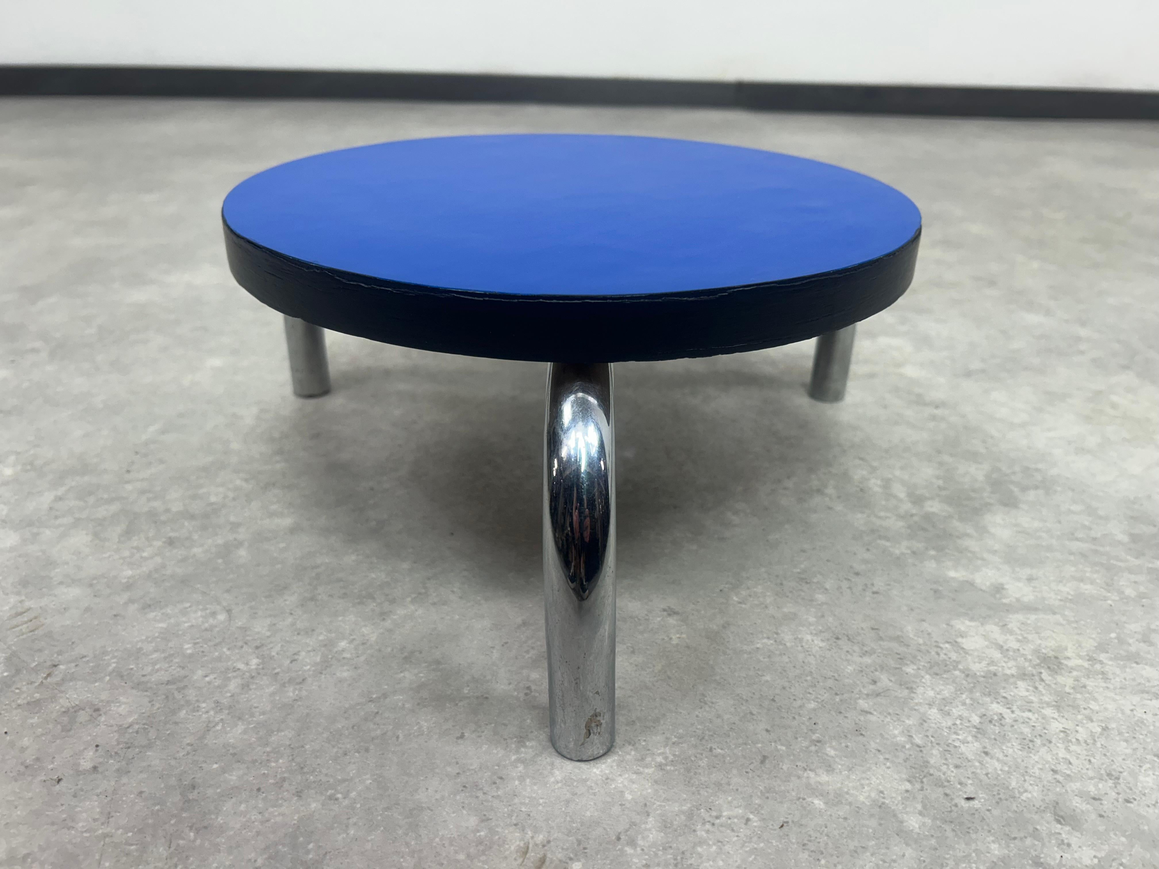 Slovaque  The Moderns Moderns Stand Stand bleu pour plantes en vente