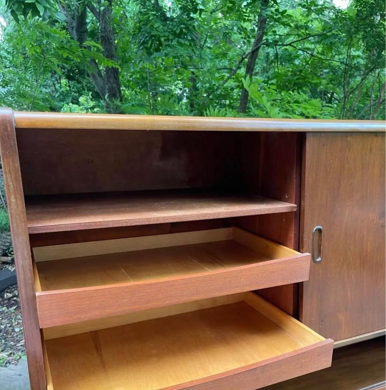 Mid-Centry Walnut Danish Highboard Sideboard In Good Condition In Esperance, NY