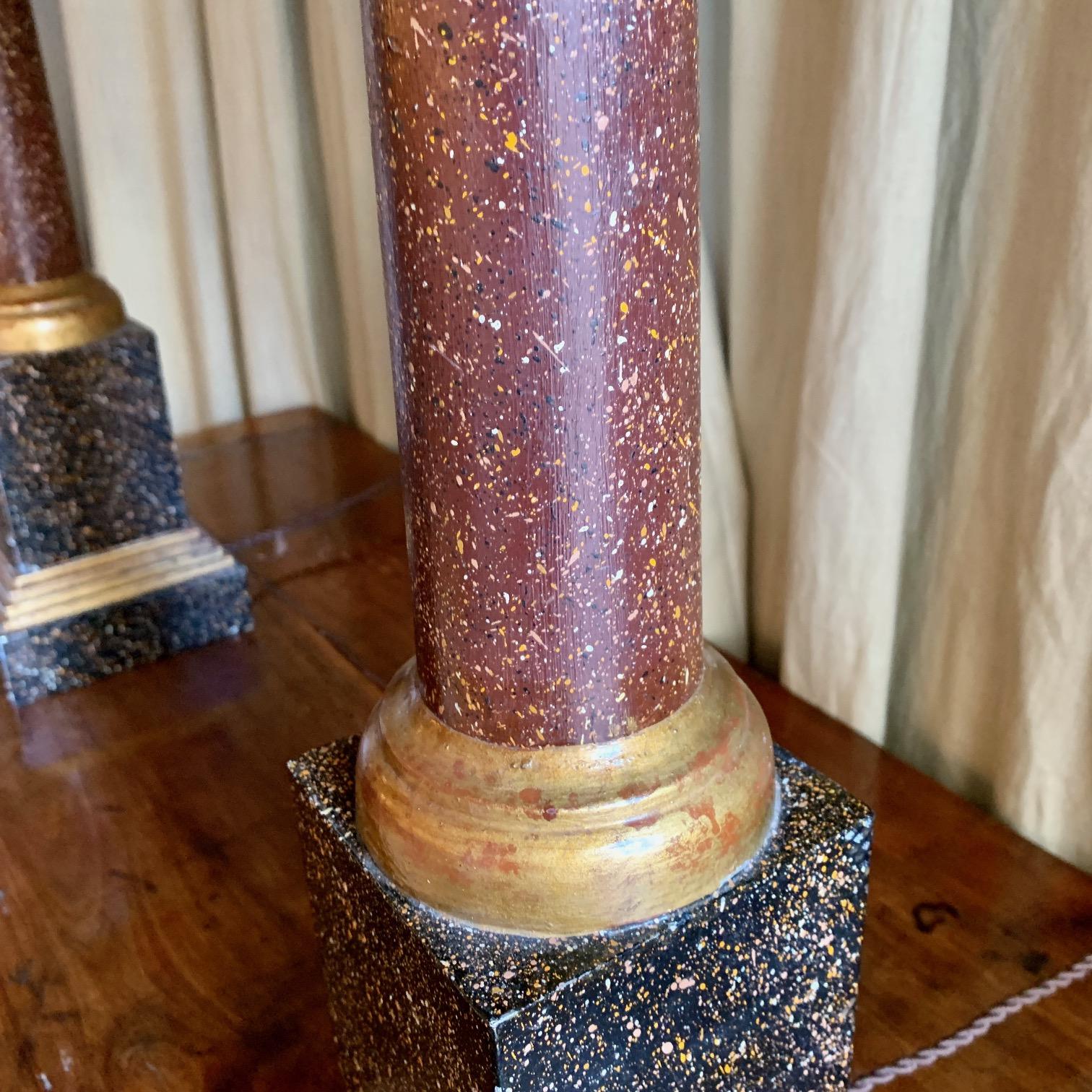 Mid Centuery Neoclassical Metal and Faux Phorphyry Table Lamp Jansen Style In Good Condition For Sale In Madrid, ES