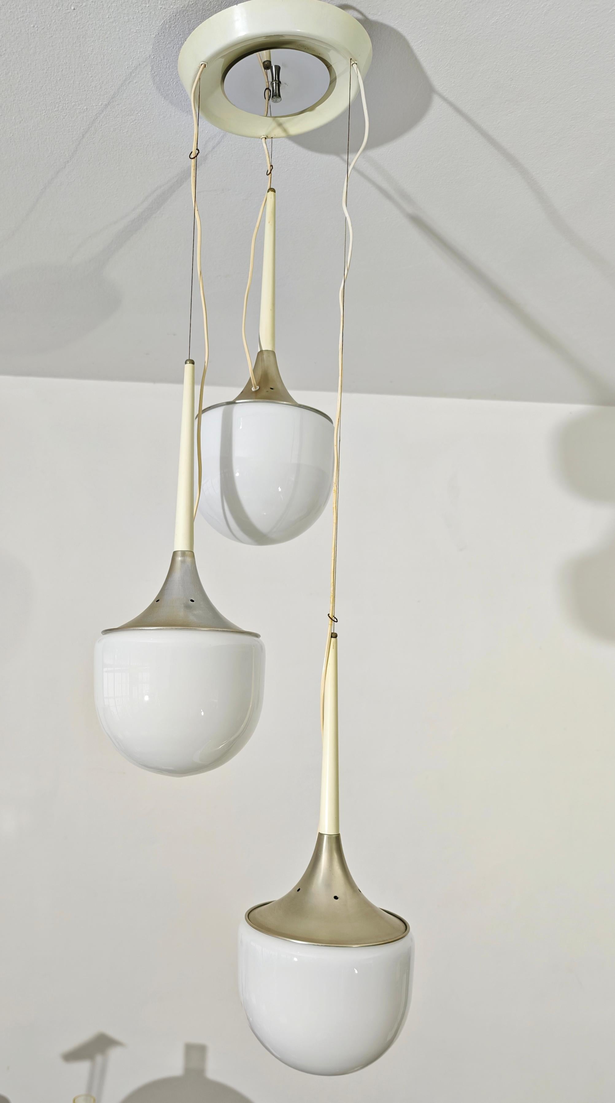 Lampada da soffitto in vetro lattimo e alluminio di Esperia Italia, metà del secolo scorso in vendita 2