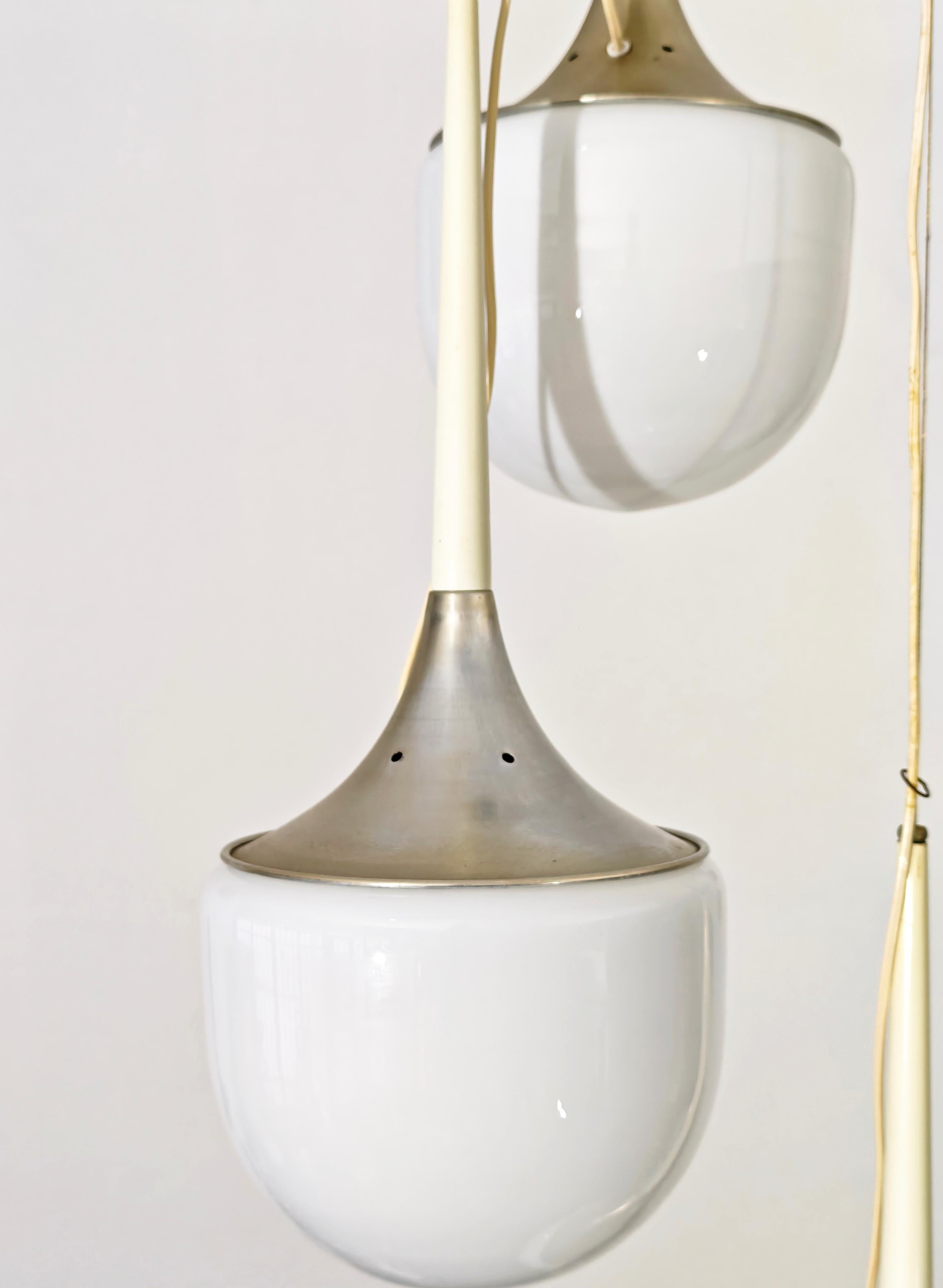 Lampada da soffitto in vetro lattimo e alluminio di Esperia Italia, metà del secolo scorso In condizioni buone in vendita a Palermo, IT