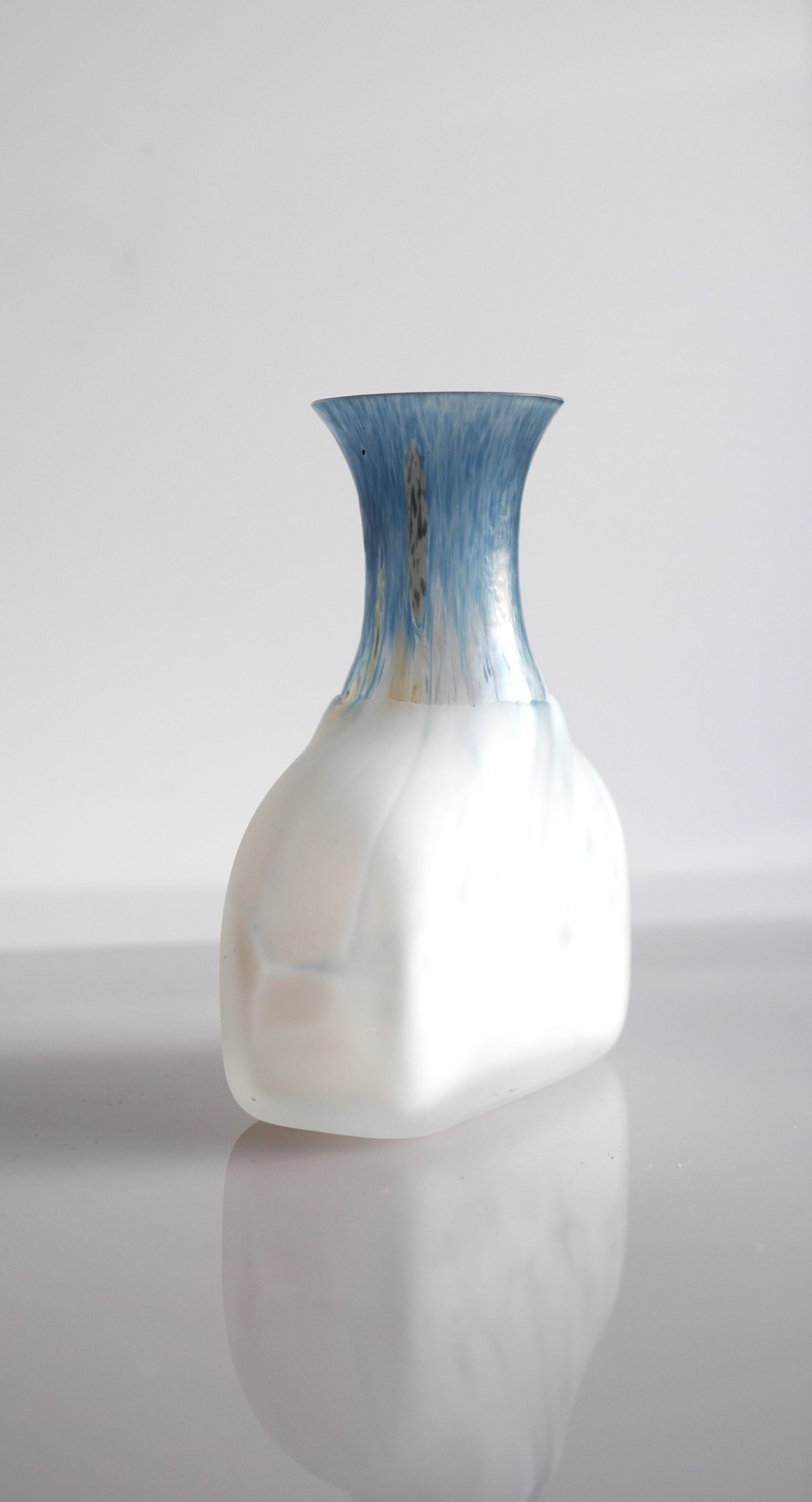 Hand-Crafted Mid-century modern glass vase design by Monica Backström for Kosta, Sweden For Sale