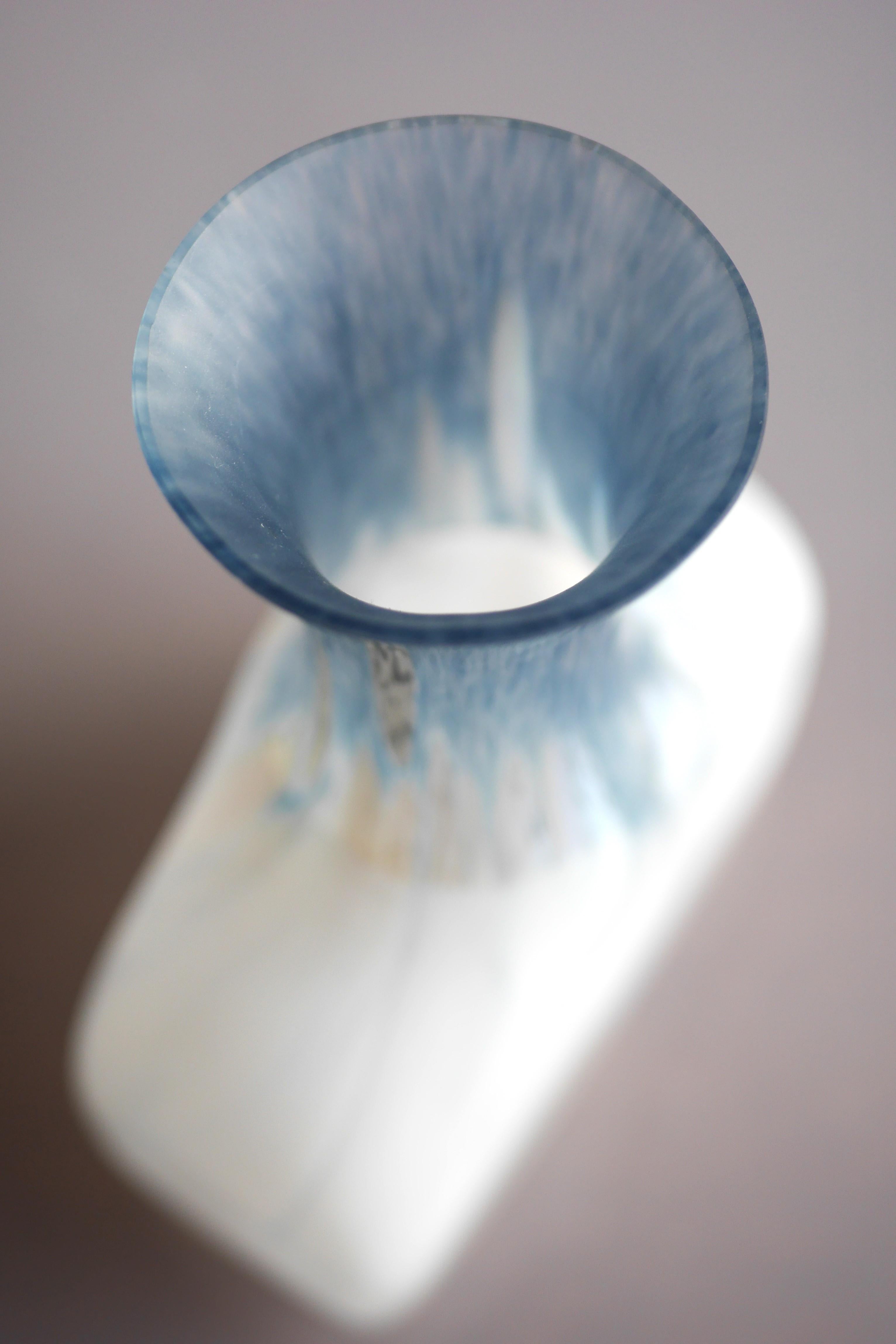 Art Glass Mid-century modern glass vase design by Monica Backström for Kosta, Sweden For Sale
