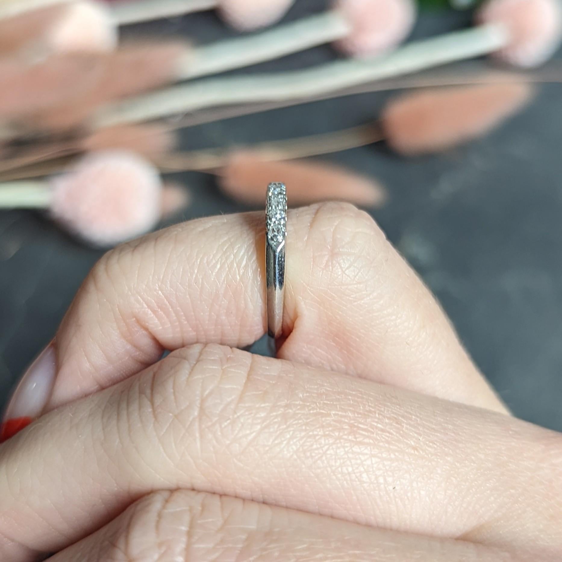 Mid-Century 0.25 Carat Diamond Platinum Fishtail Band Ring 7