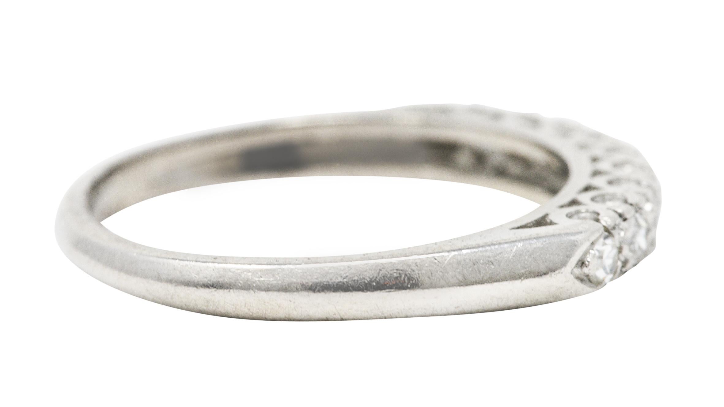 Women's or Men's Mid-Century 0.25 Carat Diamond Platinum Fishtail Band Ring
