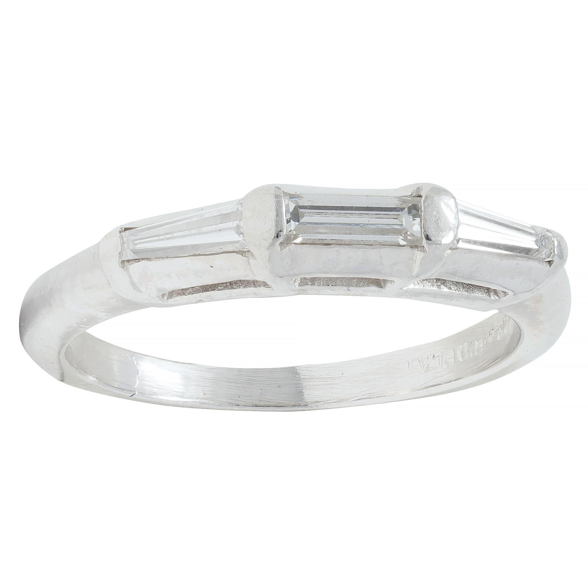 Mid-Century 0,30 CTW Baguette-Diamant Platin Vintage Stapelbarer Ring im Zustand „Hervorragend“ im Angebot in Philadelphia, PA
