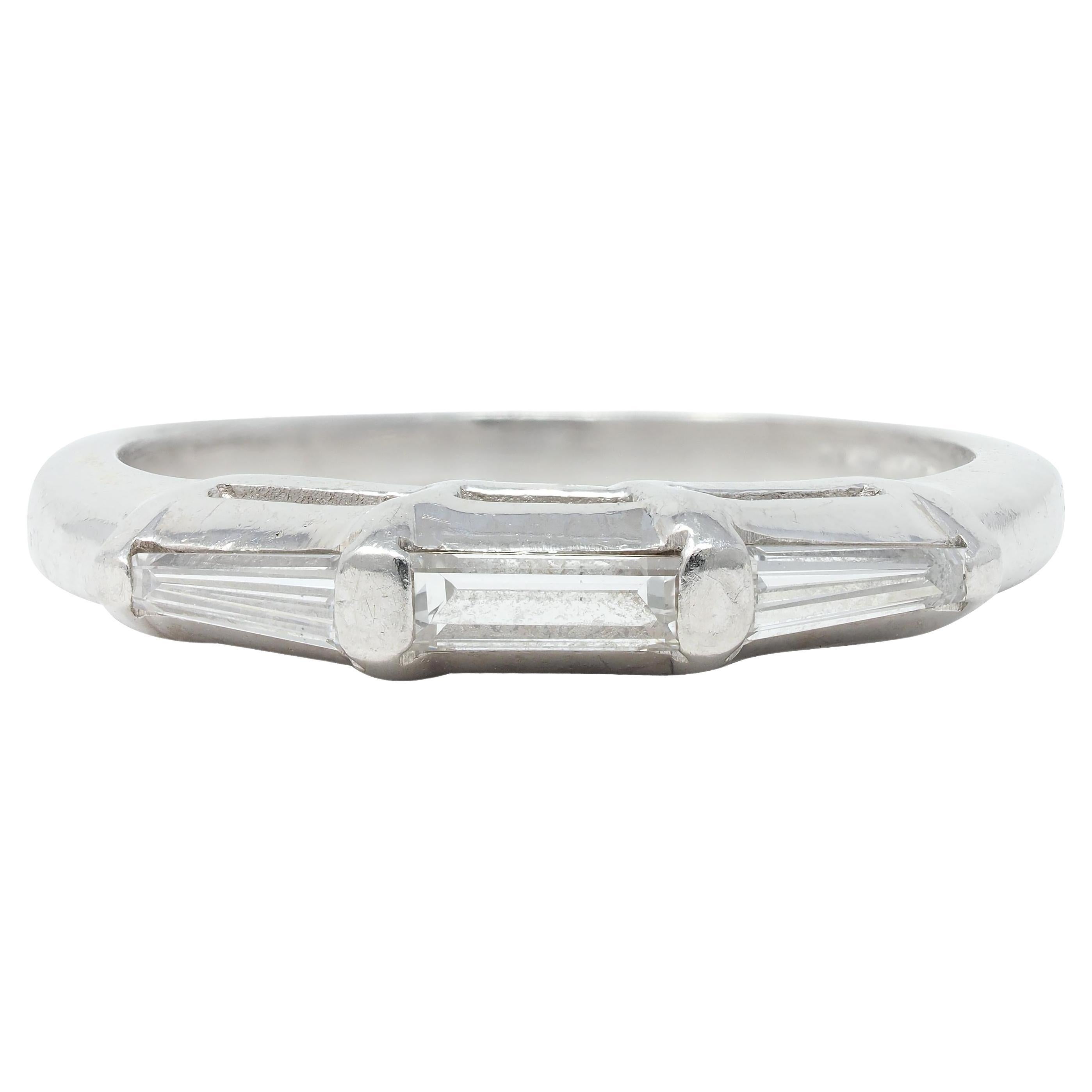Mid-Century 0,30 CTW Baguette-Diamant Platin Vintage Stapelbarer Ring im Angebot