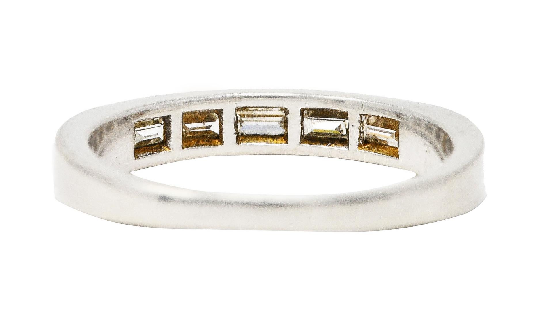 Mid-Century 0.42 Carat Diamond Platinum Vintage Wedding Band Ring In Excellent Condition For Sale In Philadelphia, PA