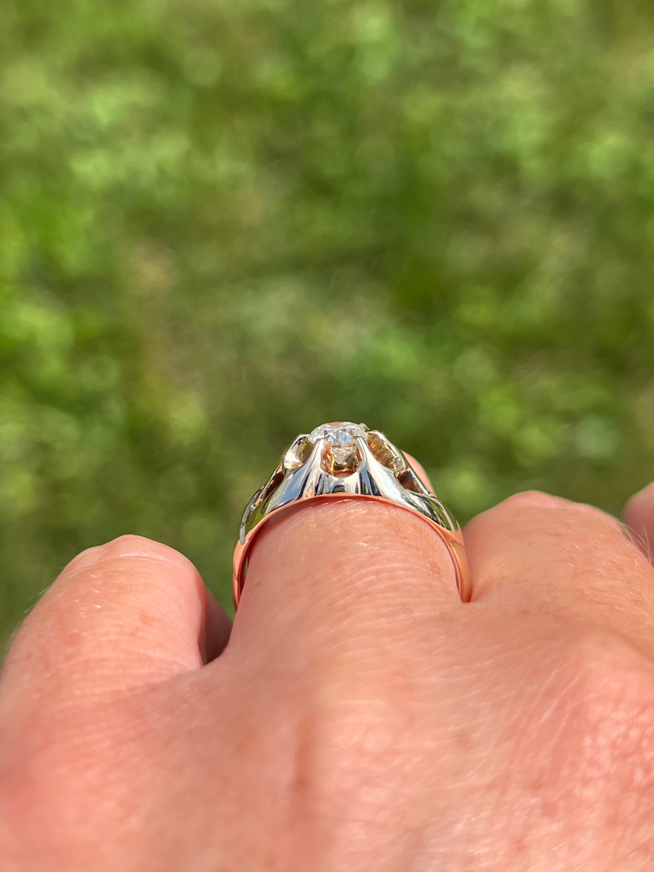 Mid-Century 0.64 Carat Diamond and 14k Yellow Gold Buttercup Ring 1960s For Sale 1