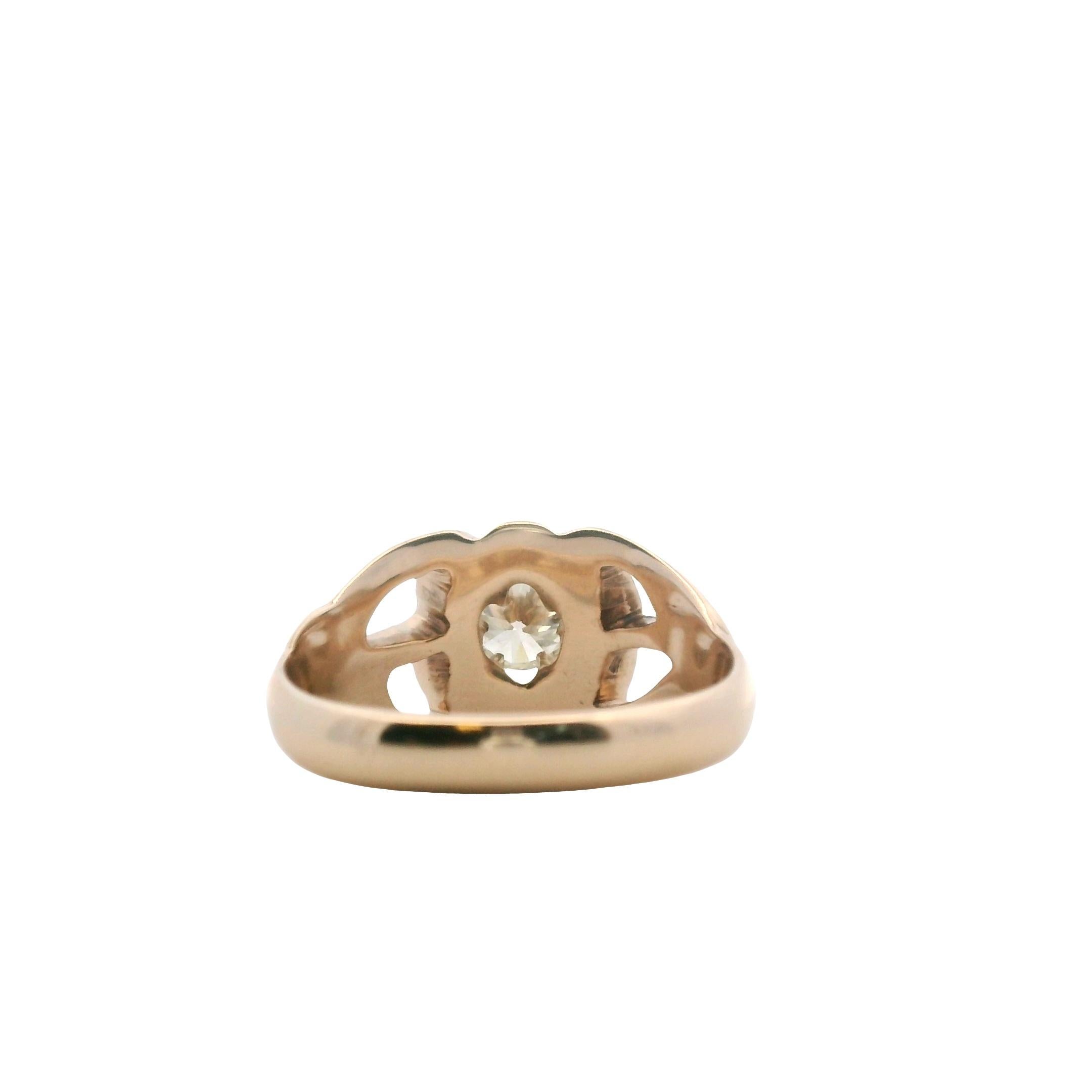 Mid-Century 0.64 Carat Diamond and 14k Yellow Gold Buttercup Ring 1960s For Sale 3