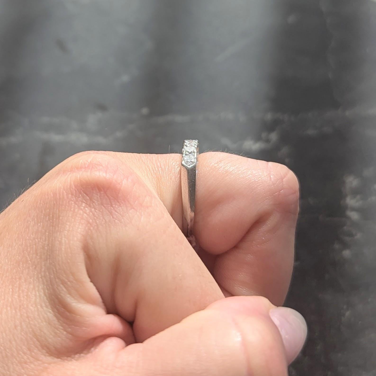 Mid-Century 0,75 CTW Diamant Platin Vintage Fischschwanz Band Ring im Angebot 4