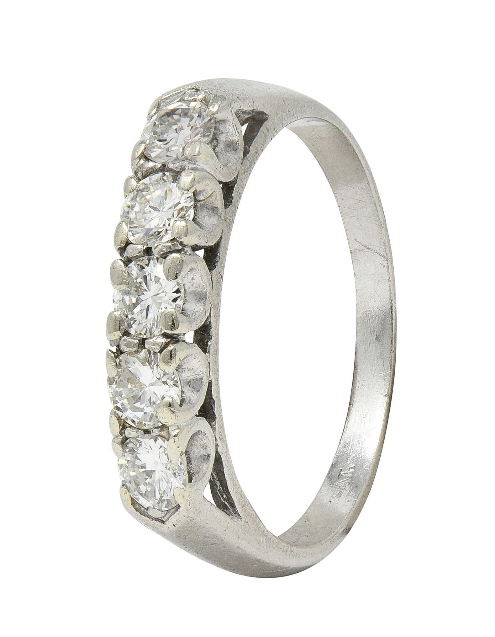 Mid-Century 0,75 CTW Diamant Platin Vintage Fischschwanz Band Ring (Moderne) im Angebot