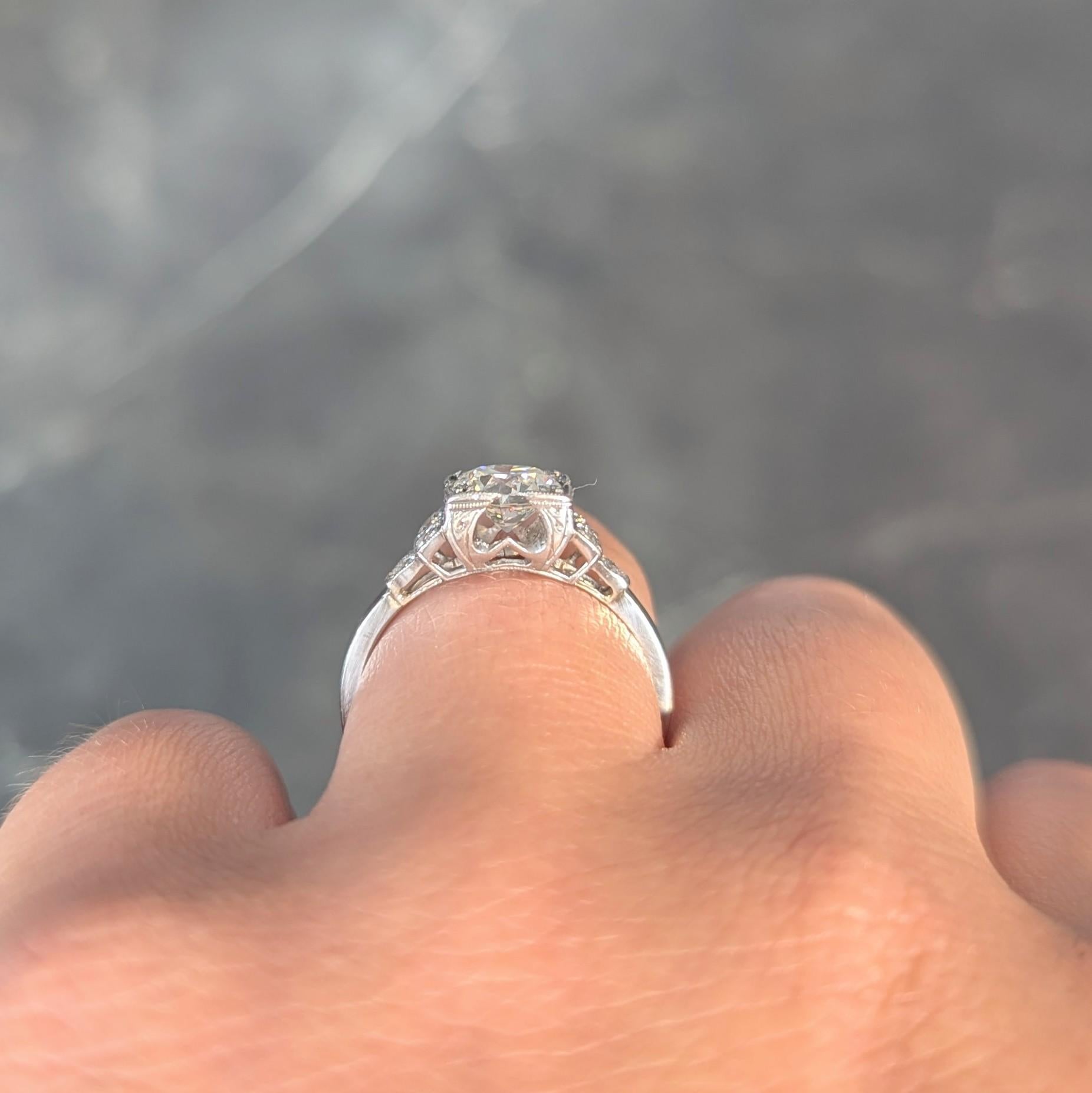 Bague de fiançailles vintage en platine avec diamant 0,84 CTW du milieu du siècle en vente 9