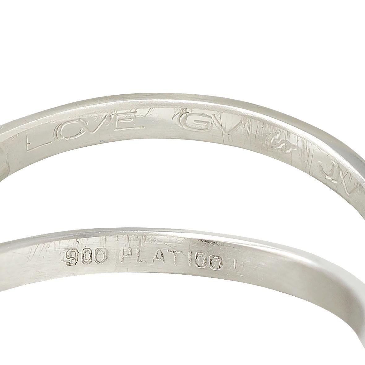 Mid-Century 0.88 CTW Pear Cut Diamond Platinum Vintage Halo Ring in vendita 1