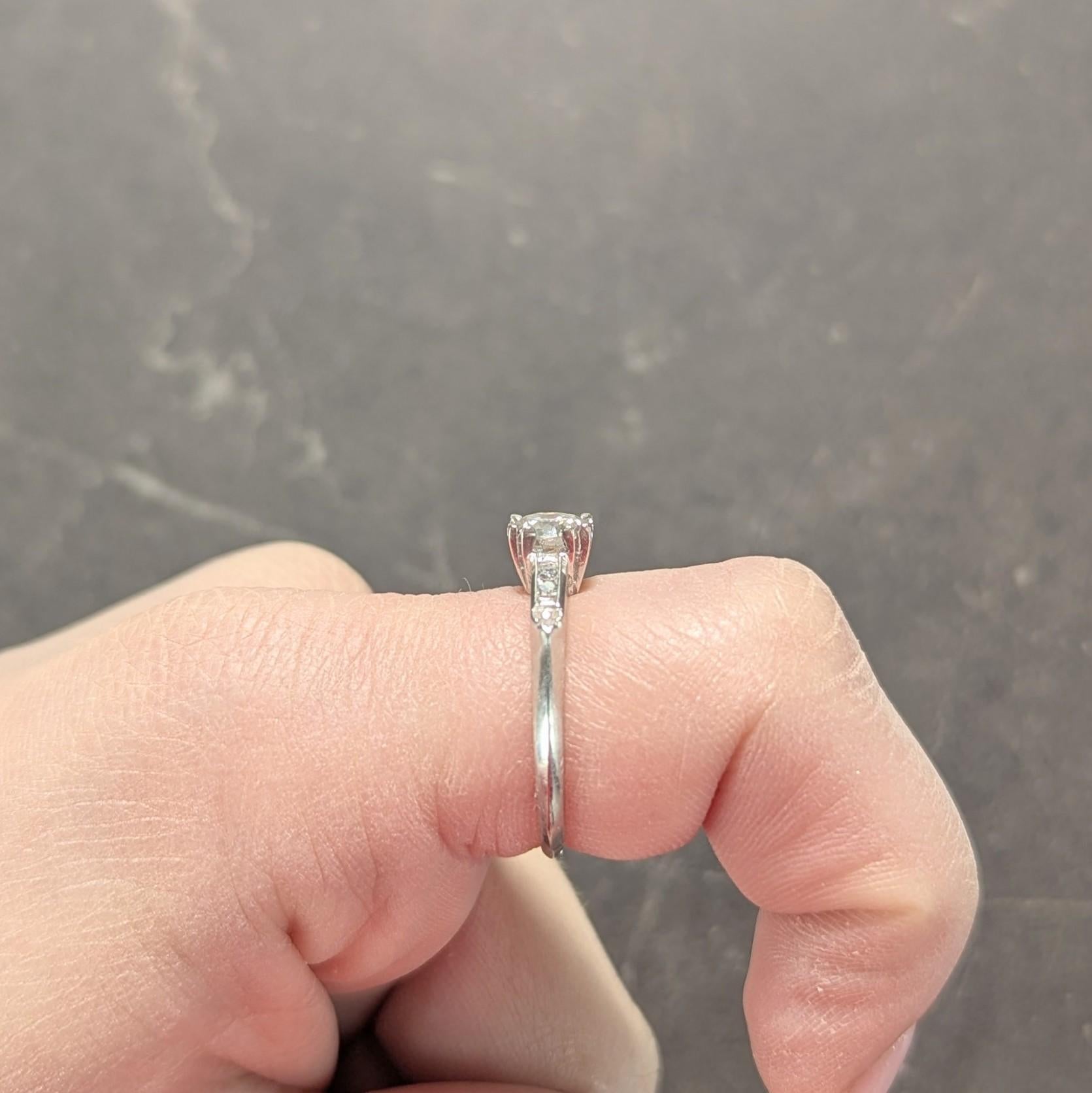Mid-Century 0.94 CTW Diamond Platinum Vintage Knife Edge Engagement Ring For Sale 5