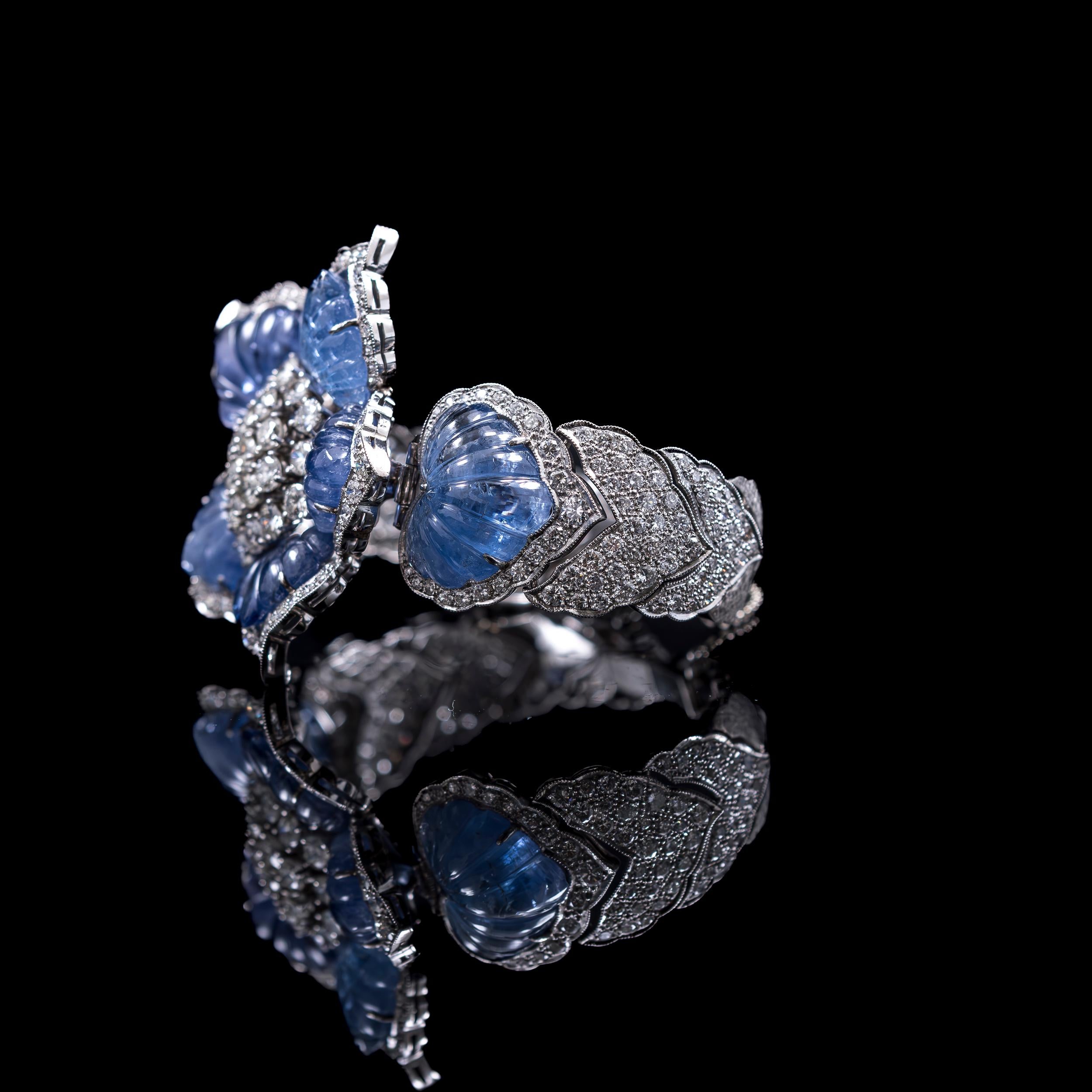Modern Mid-Century 100 Carat Color-Change Sapphire 11 Carat Diamond Flower Bracelet For Sale