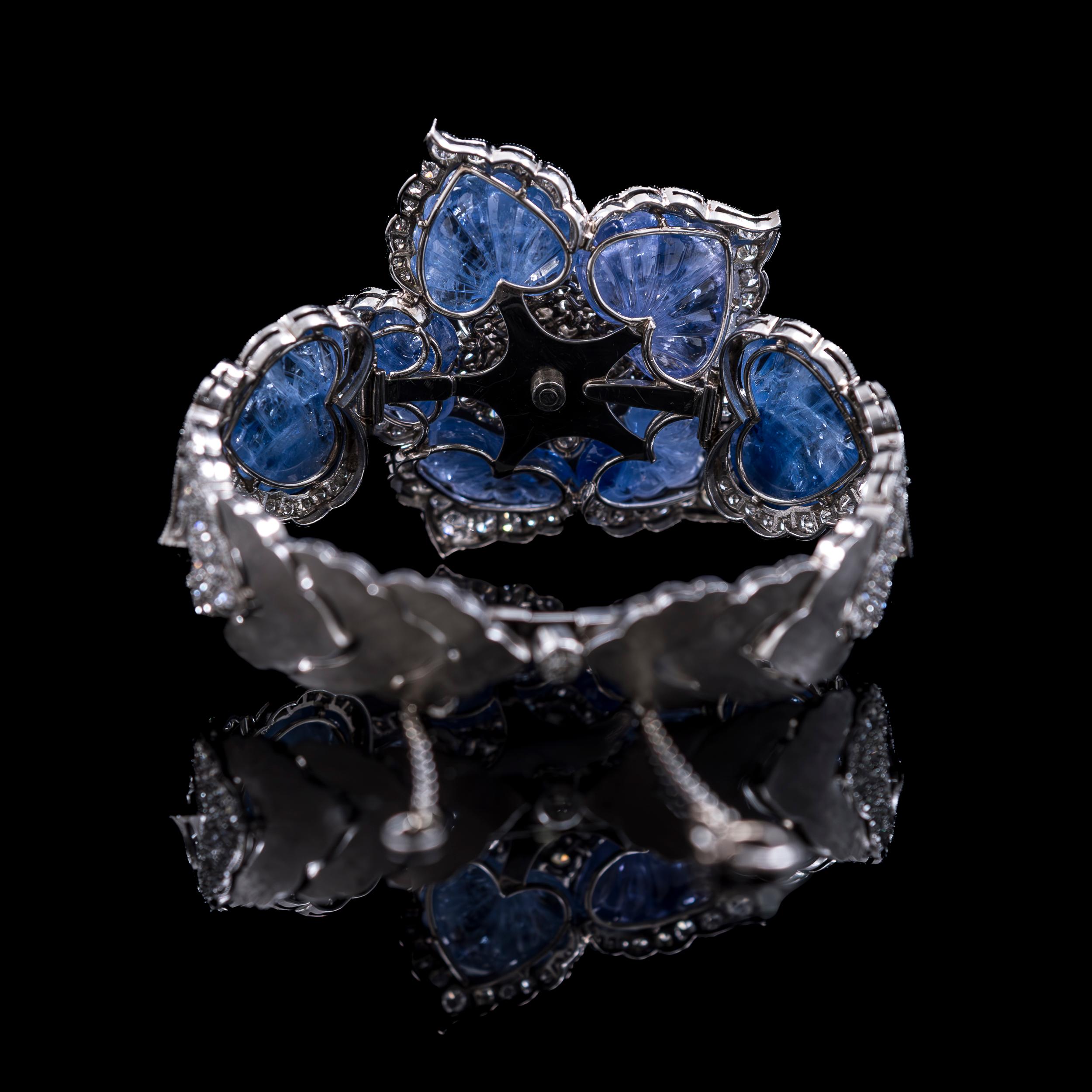 Mid-Century 100 Carat Color-Change Sapphire 11 Carat Diamond Flower Bracelet In Good Condition For Sale In Lisbon, PT